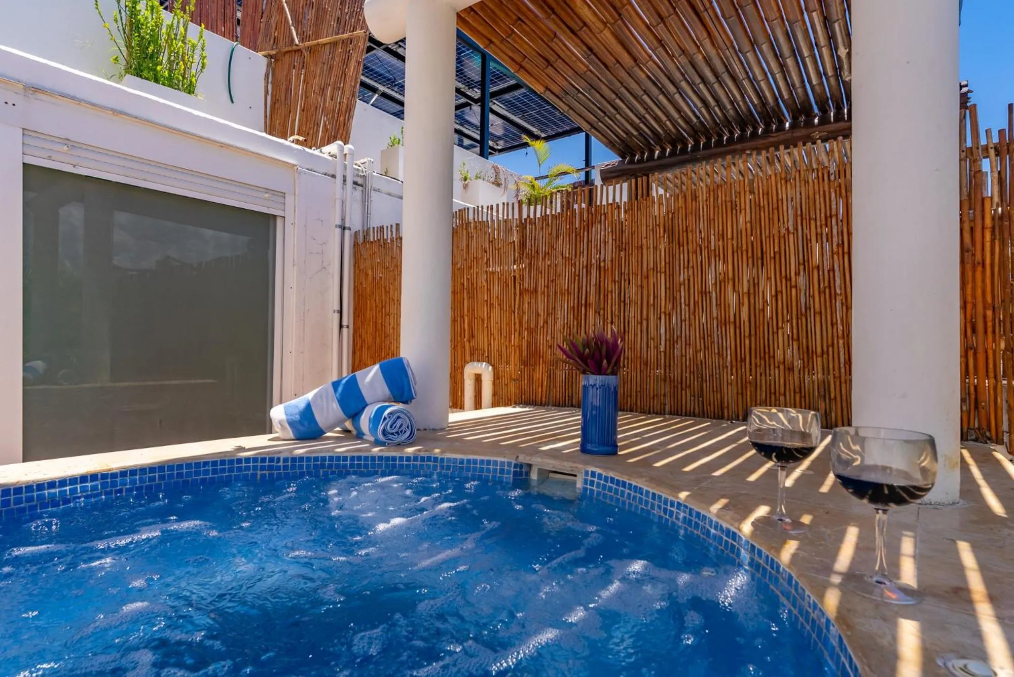 Other in 2 story PH heated jacuzzi close Beach 5th