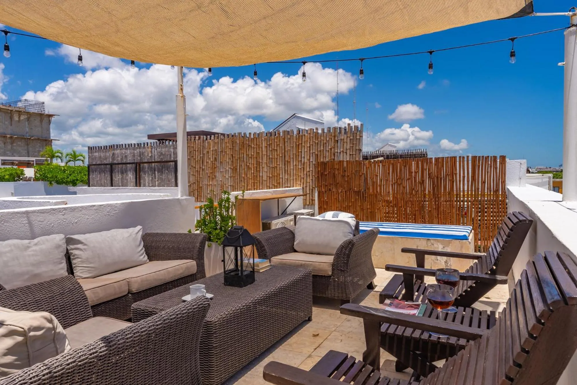 2 story PH heated jacuzzi close Beach 5th