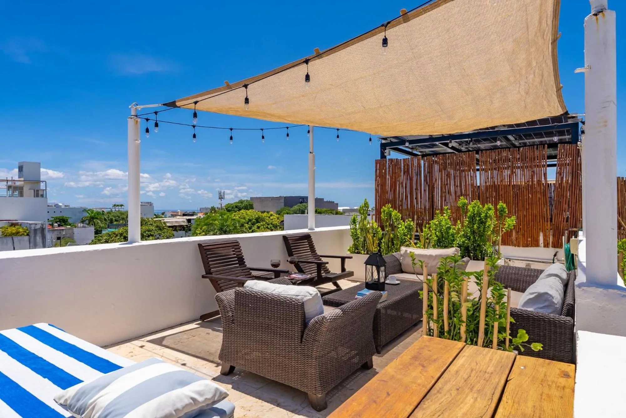 2 story PH heated jacuzzi close Beach 5th