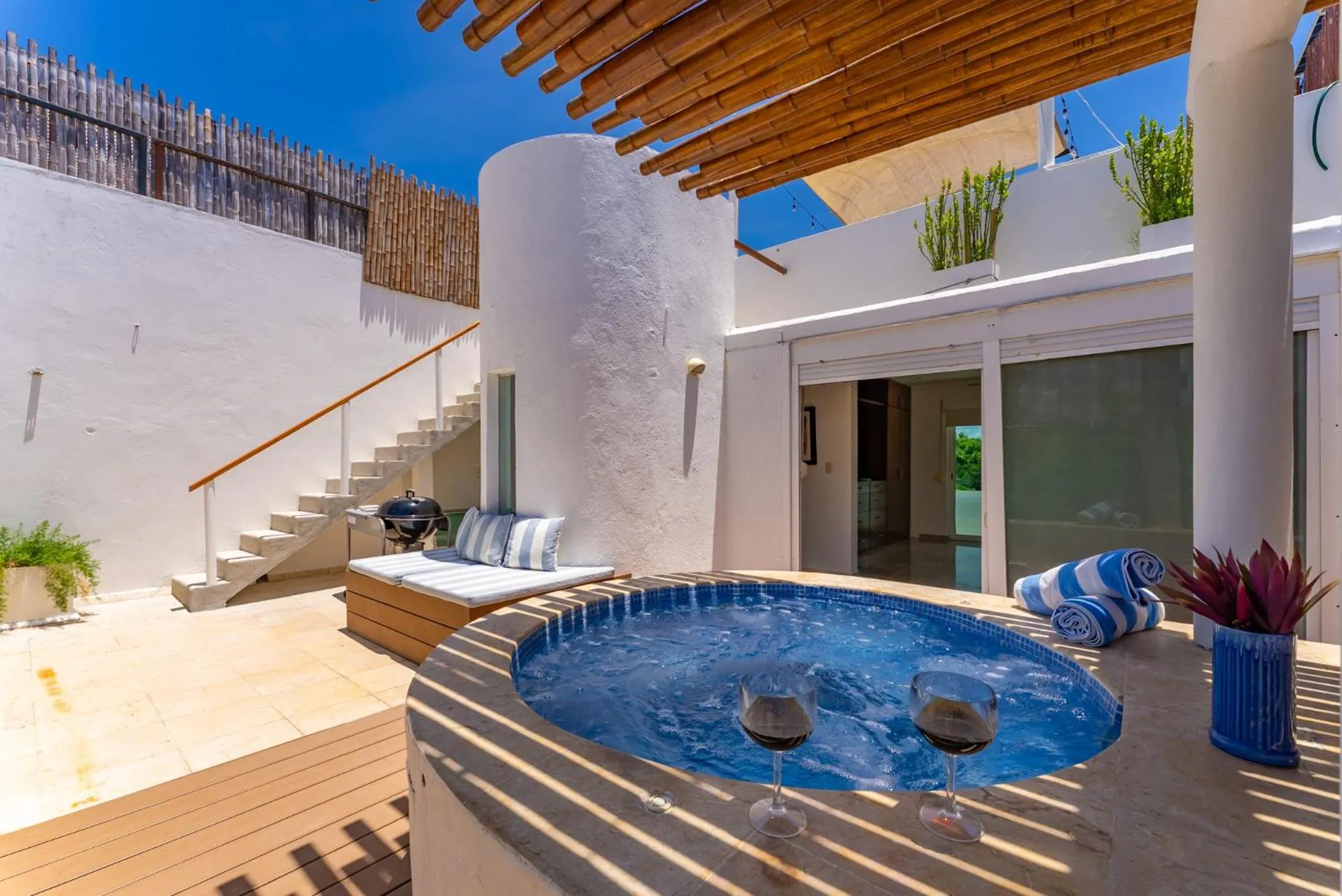 Other in 2 story PH heated jacuzzi close Beach 5th