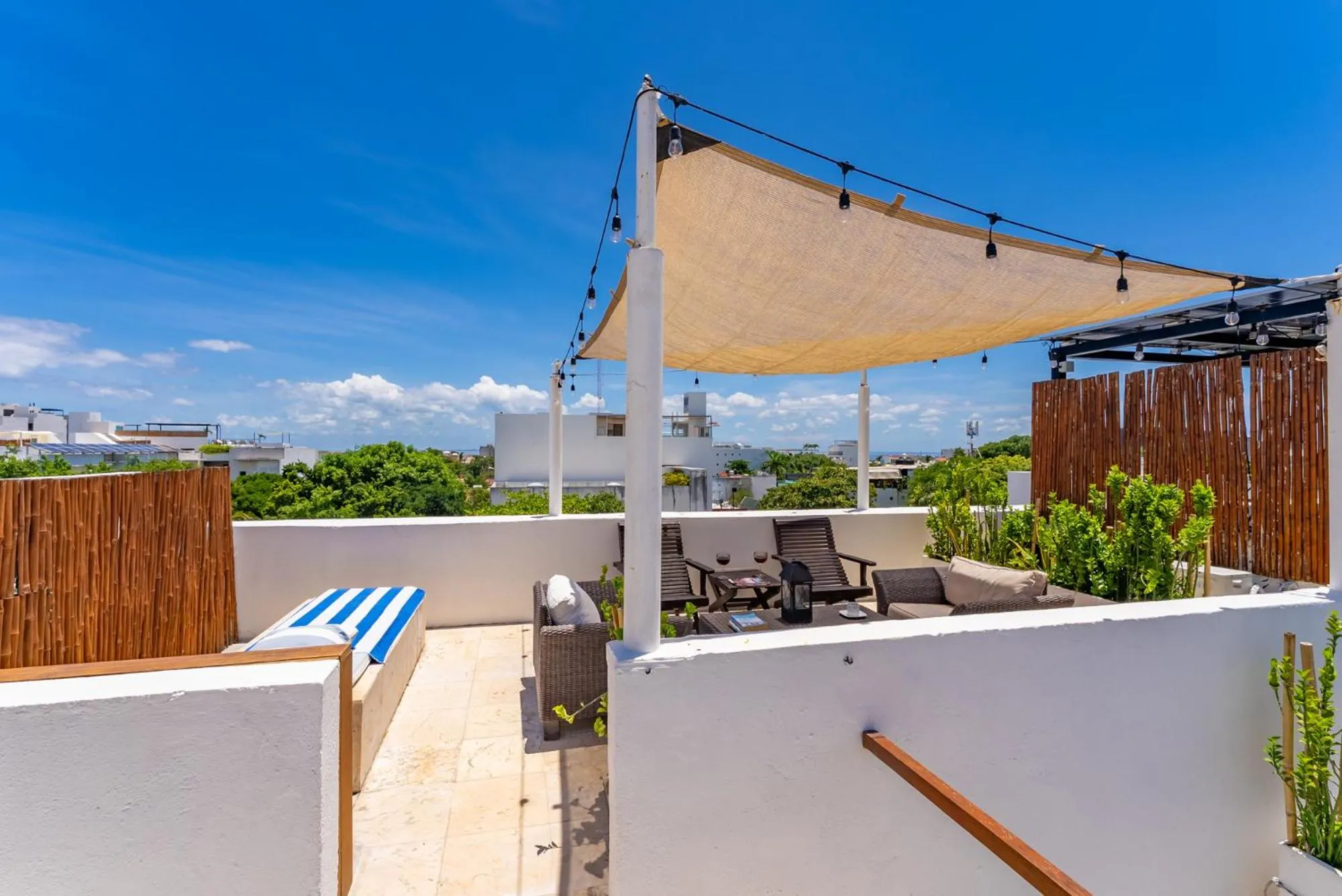 2 story PH heated jacuzzi close Beach 5th