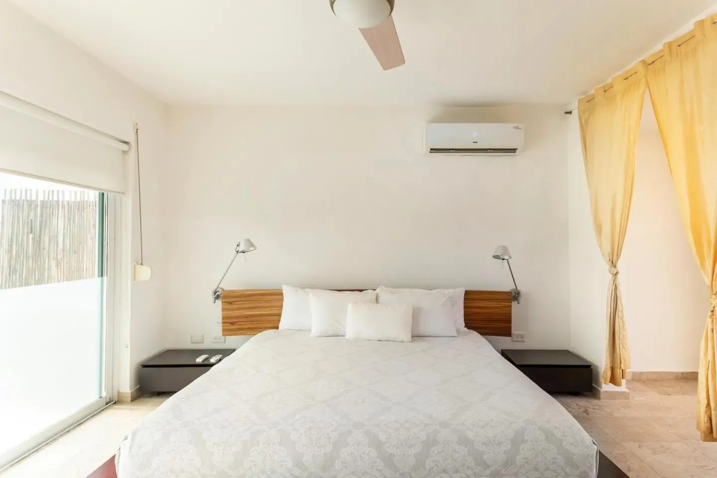 Other, Bed in 2 story PH heated jacuzzi close Beach 5th