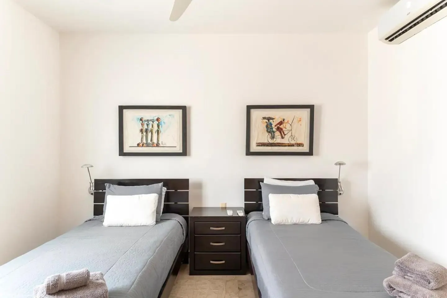 Other, Bed in 2 story PH heated jacuzzi close Beach 5th