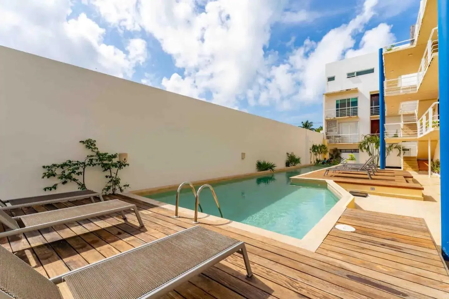 Other in 2 story PH heated jacuzzi close Beach 5th