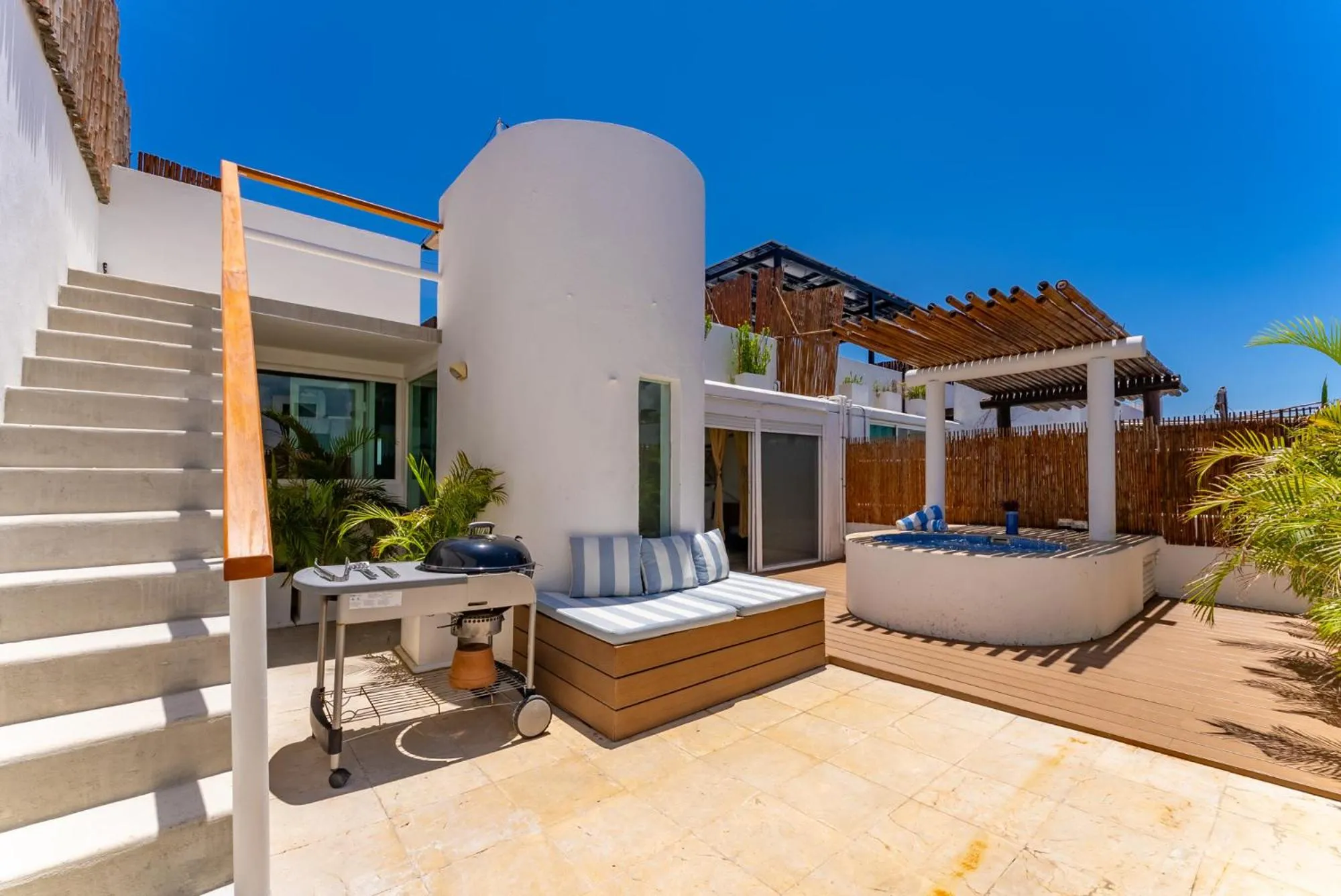 Other in 2 story PH heated jacuzzi close Beach 5th