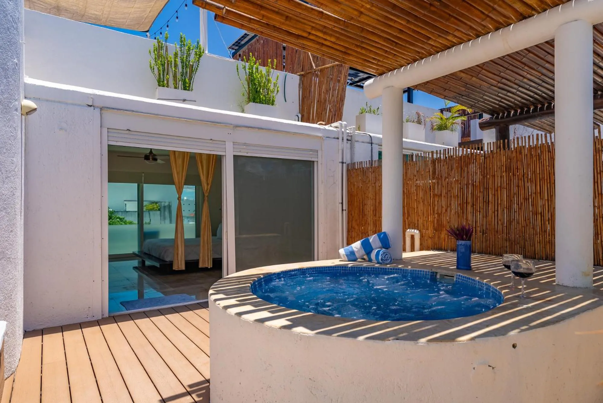 Other in 2 story PH heated jacuzzi close Beach 5th