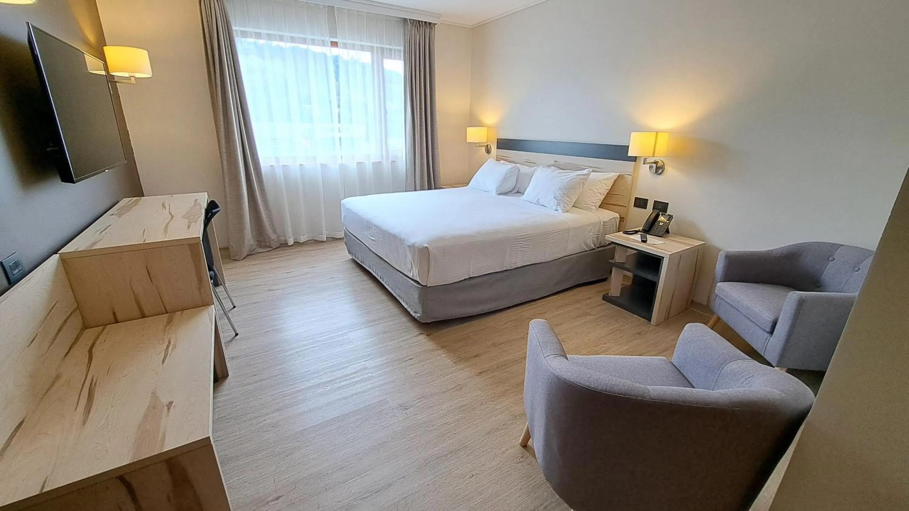 Bed in Hotel Diego de Almagro Castro