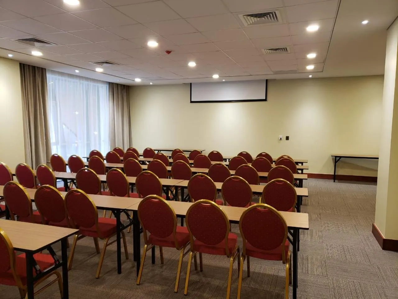 Meeting/conference room in Hotel Diego de Almagro Castro