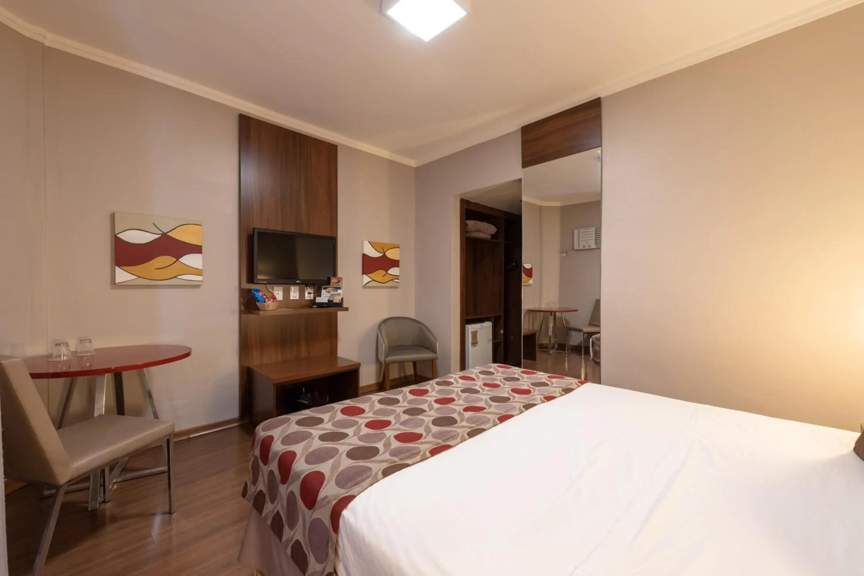 Quarto Superior Class A cama Quenn - single occupancy in Class Hotel Pouso Alegre Quarto Superior Class A cama Quenn - single occupancy in Class Hotel Pouso Alegre