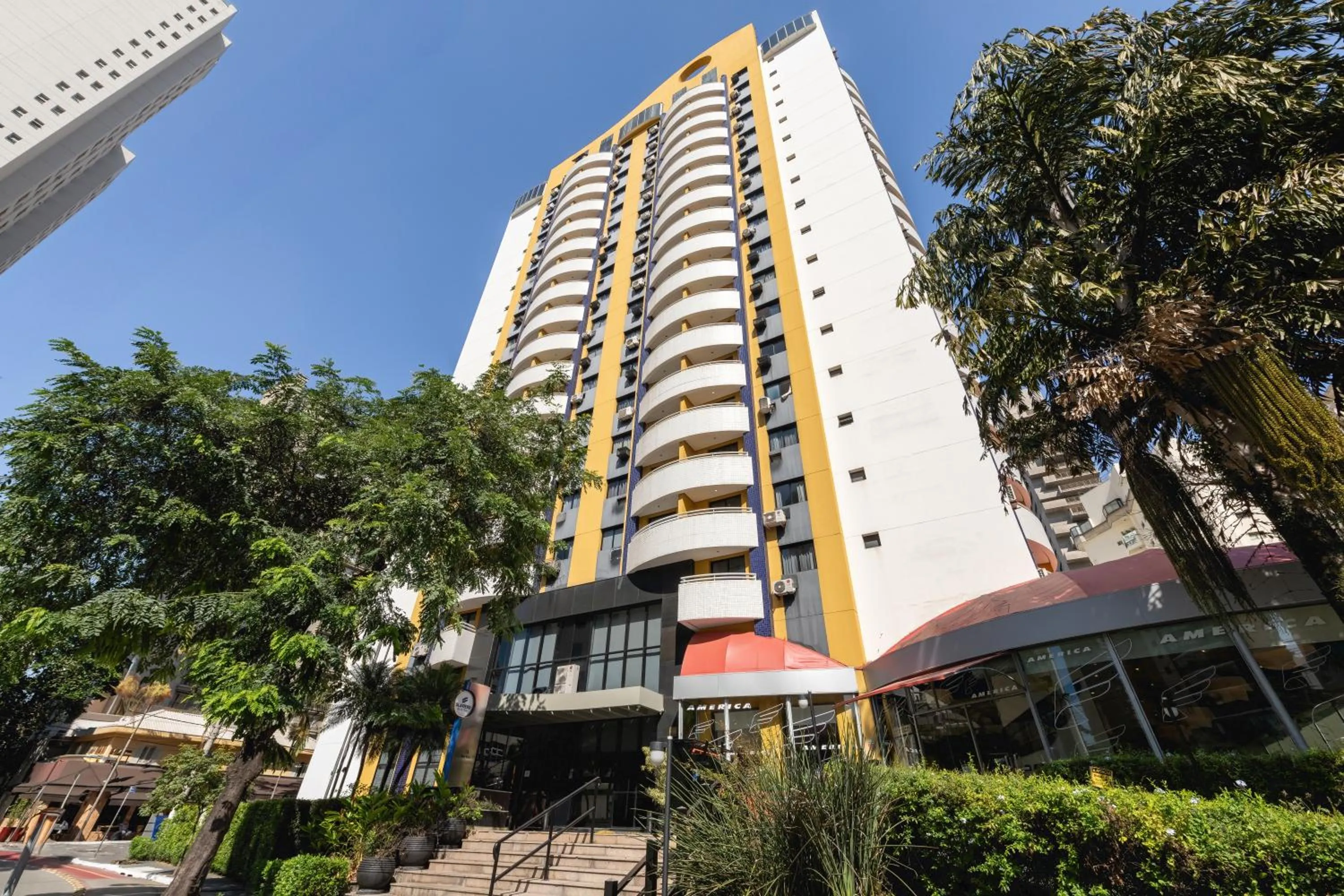 Facade/entrance in Slaviero São Paulo Ibirapuera