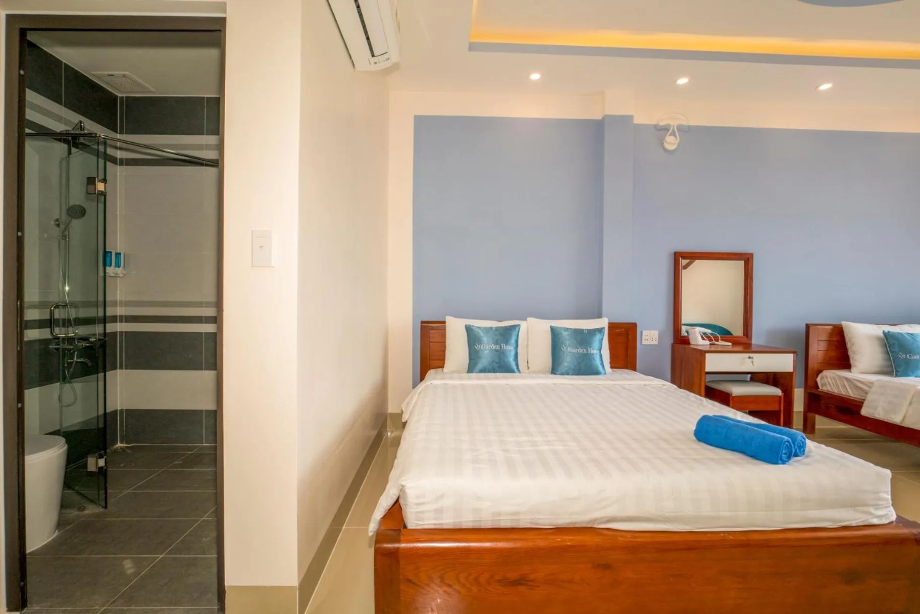 Bed in Garden House Côn Đảo