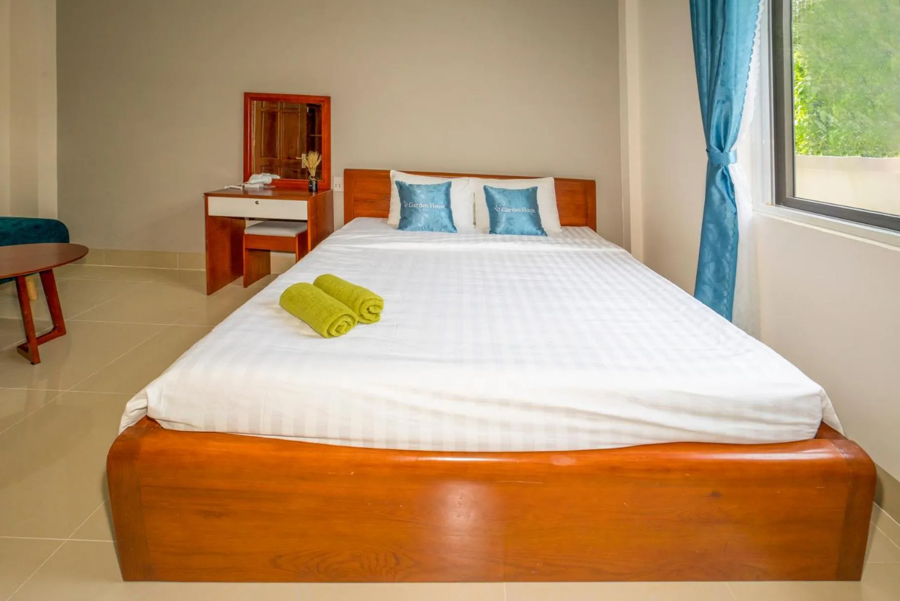 Bed in Garden House Côn Đảo