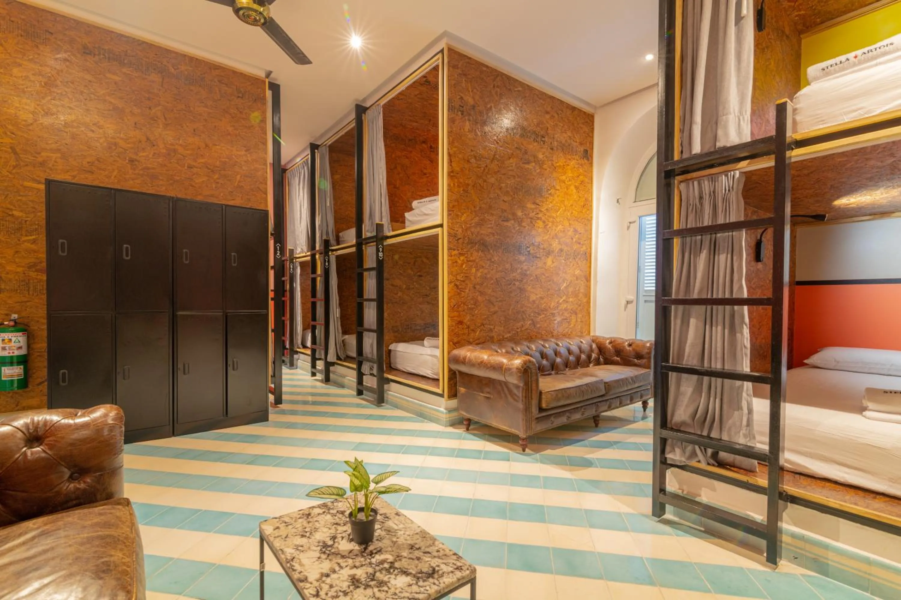 Living room, Bed in CASA MOVIDA HOSTEL