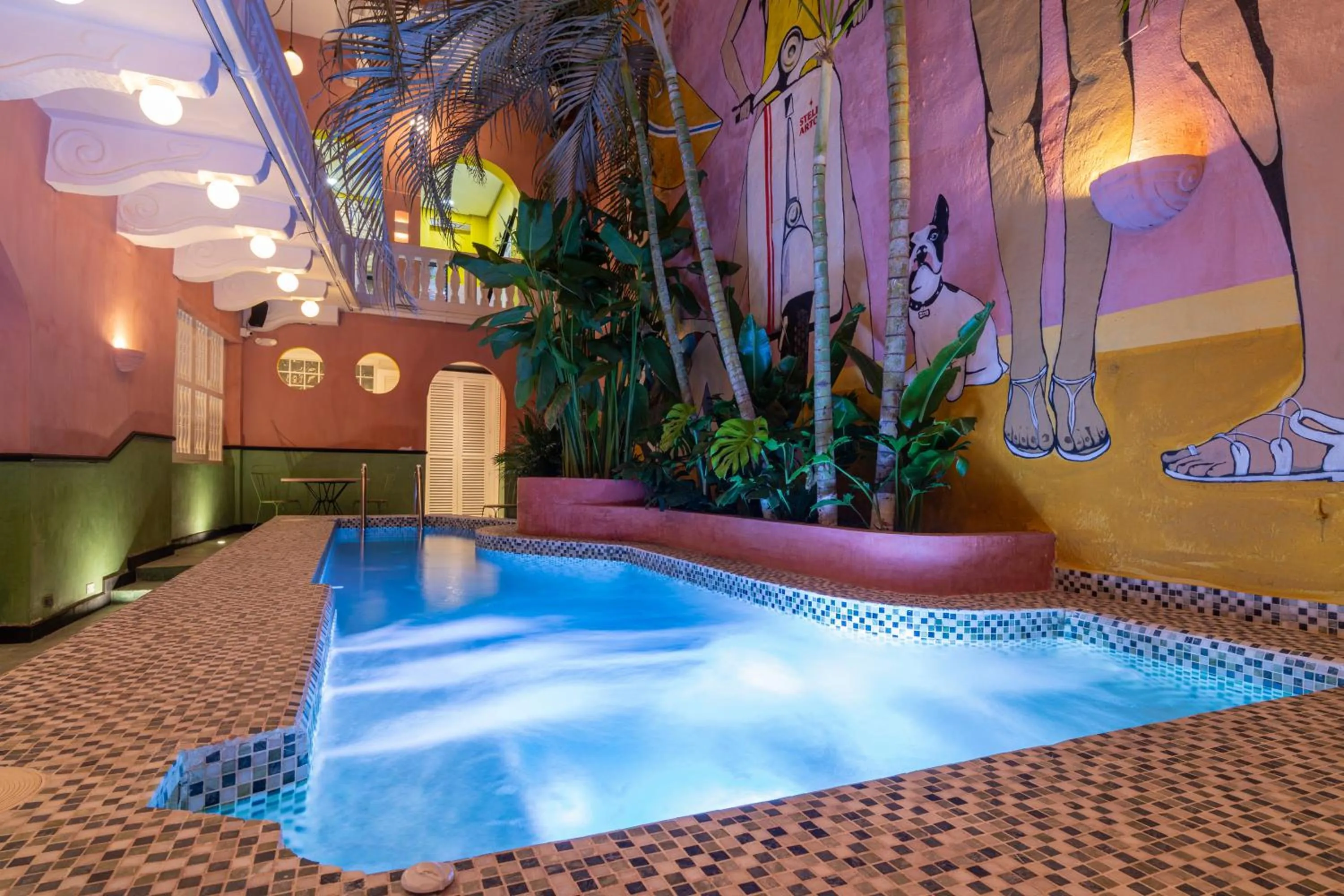 Swimming pool in CASA MOVIDA HOSTEL