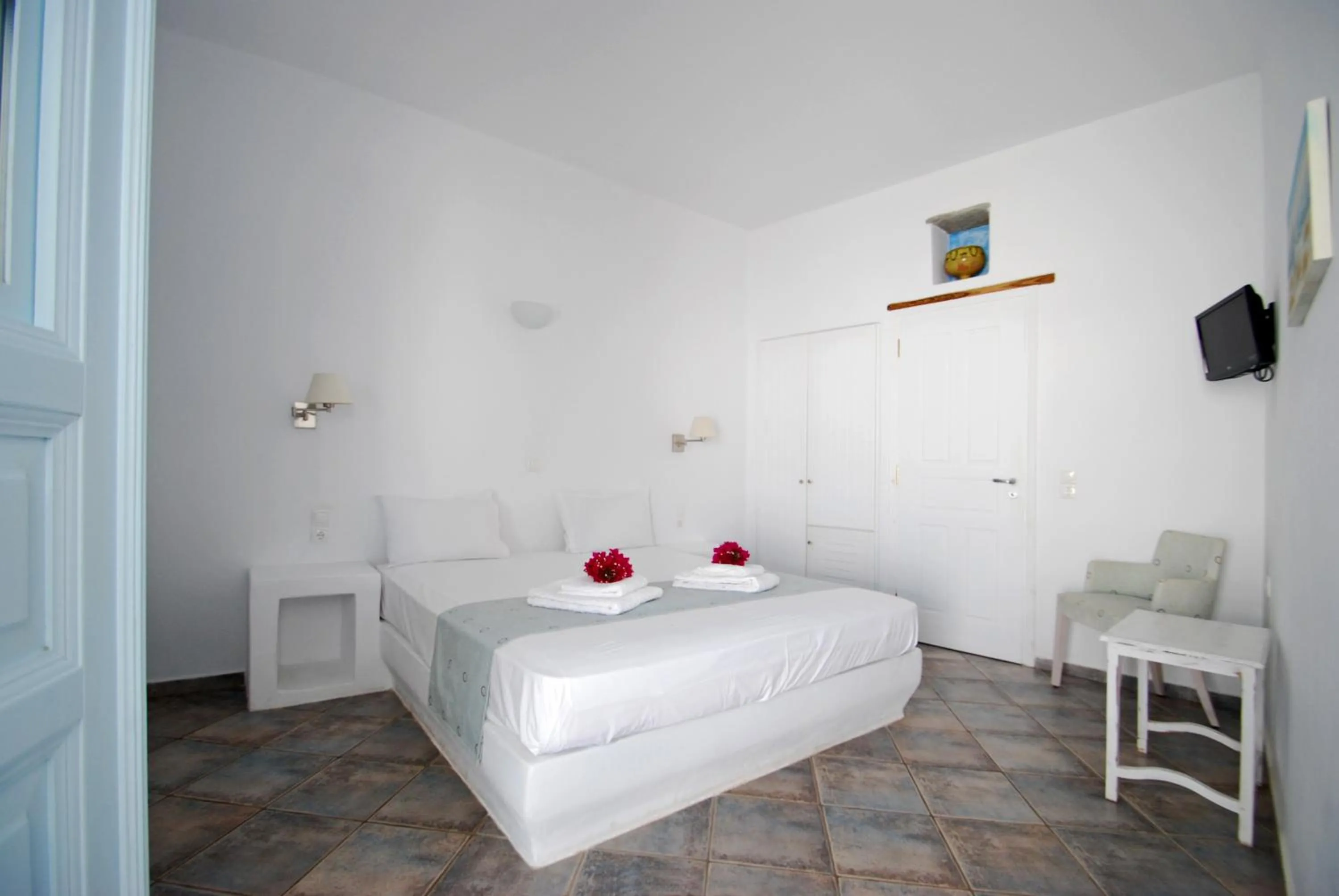 Photo of the whole room in Solaris