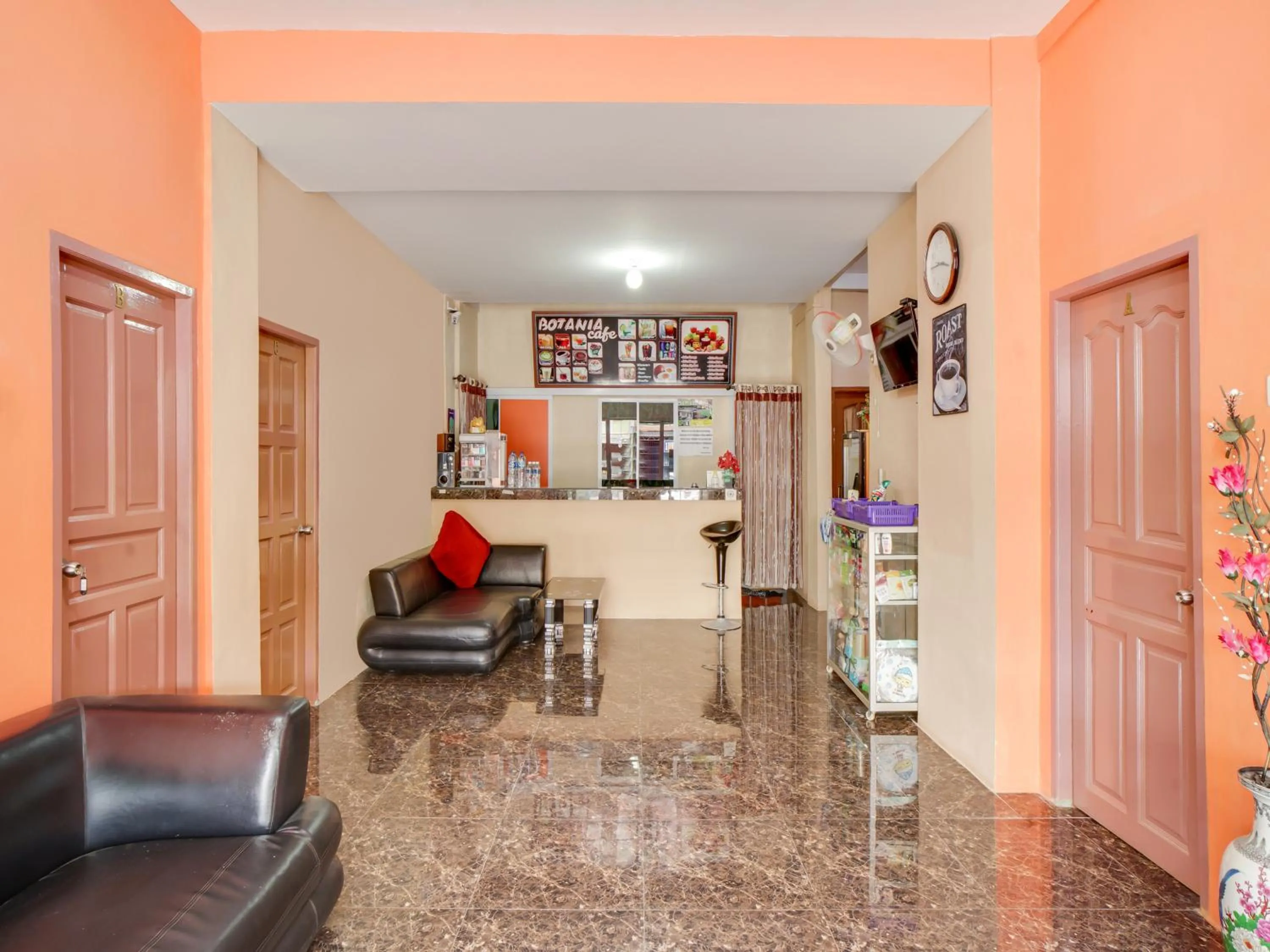 Lobby or reception, Lobby/Reception in OYO 90024 Botania Homestay and Cafe