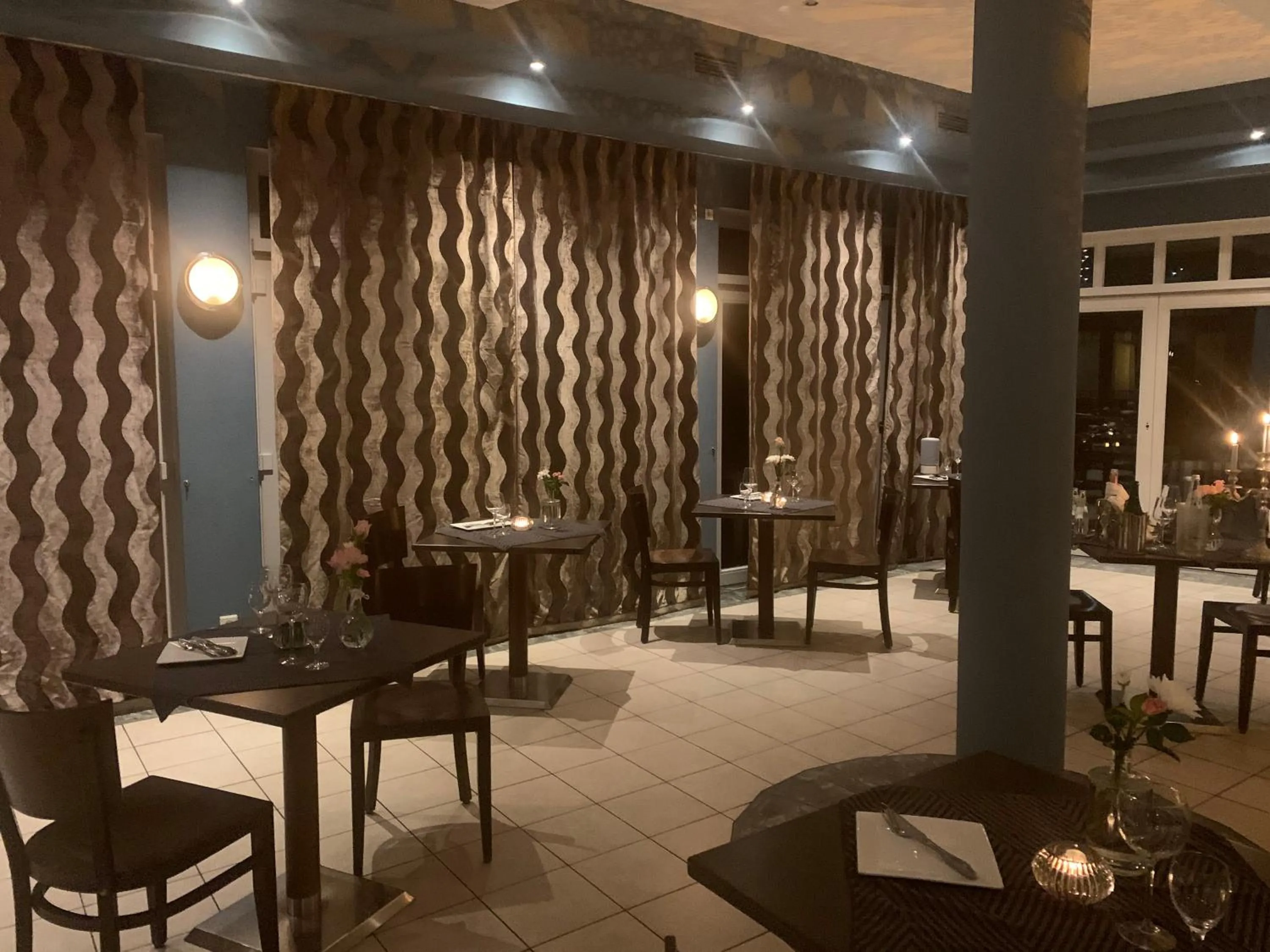 Restaurant/places to eat in Parkschlößchen Hotel