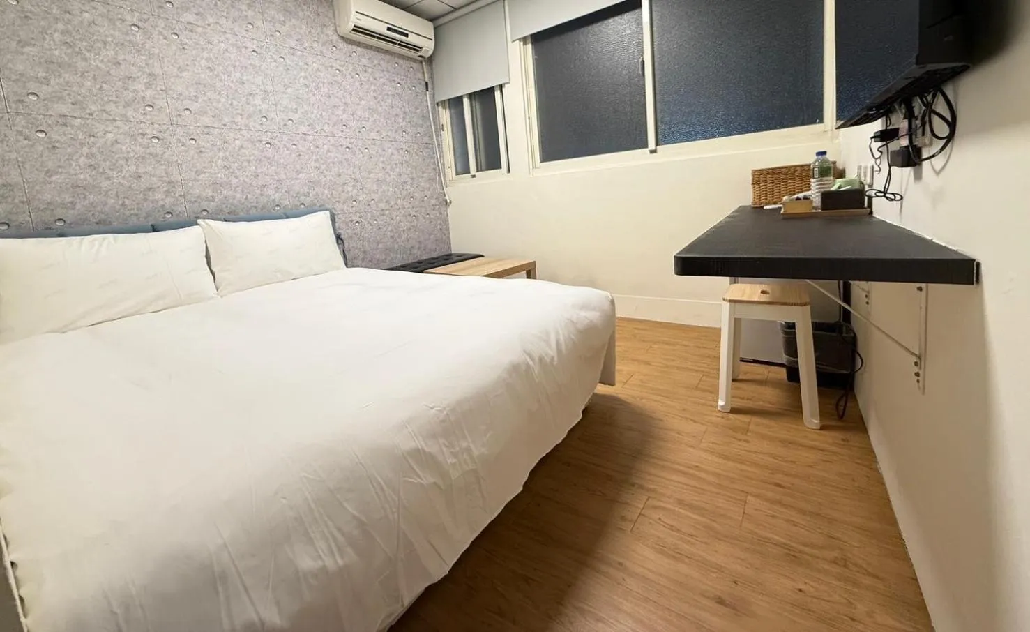 Bed in SharonInn閒雲小居會館