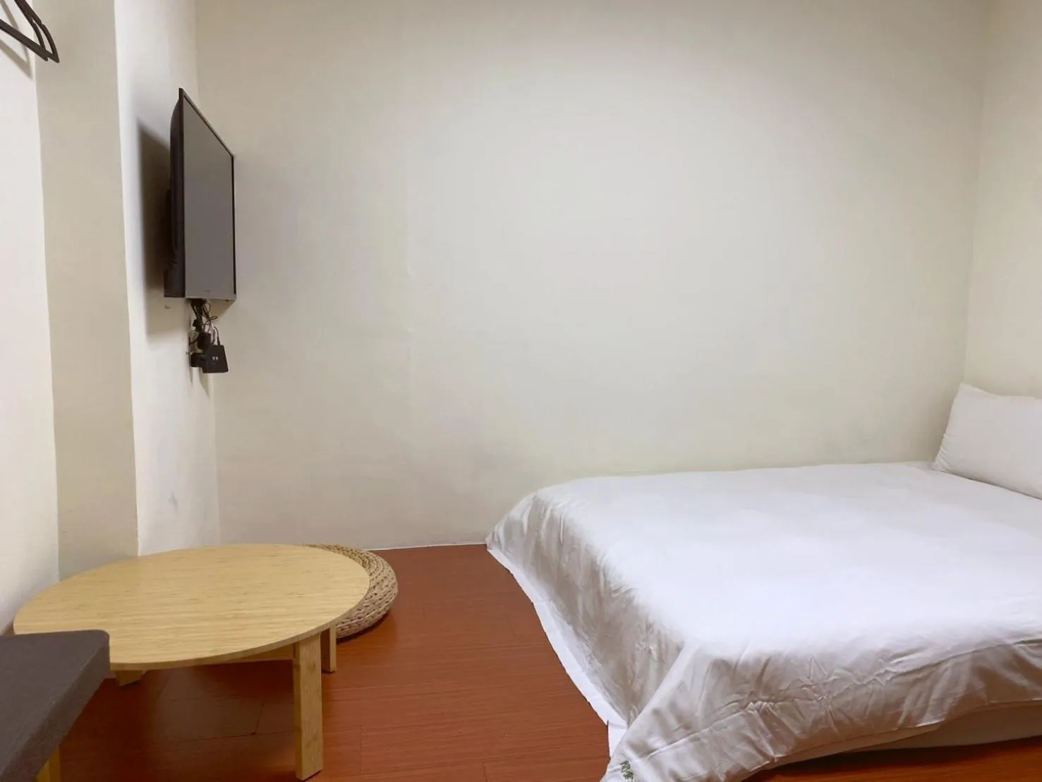 Bed in SharonInn閒雲小居會館