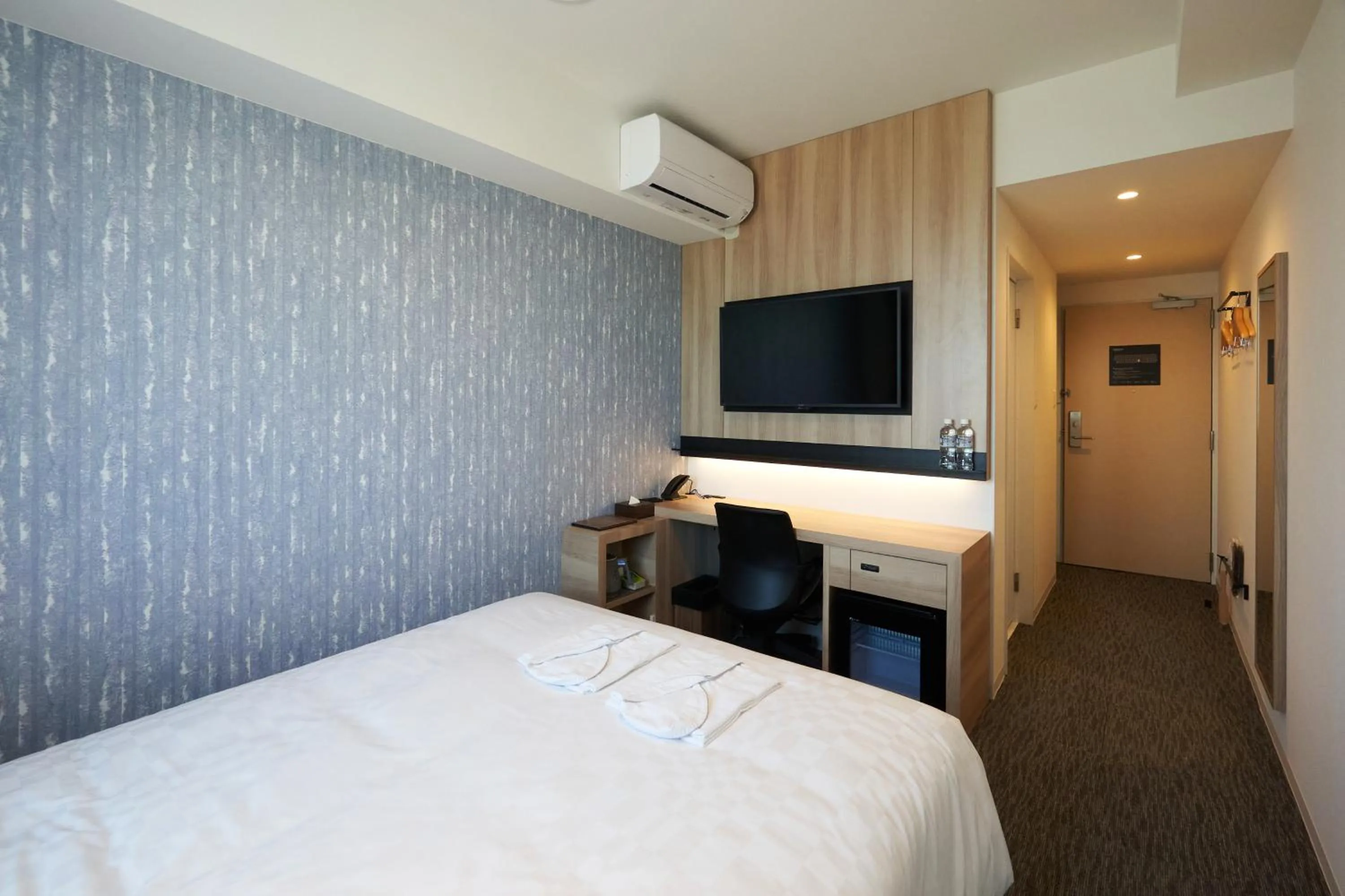 Photo of the whole room, Bed in Henn na Hotel Komatsu Ekimae