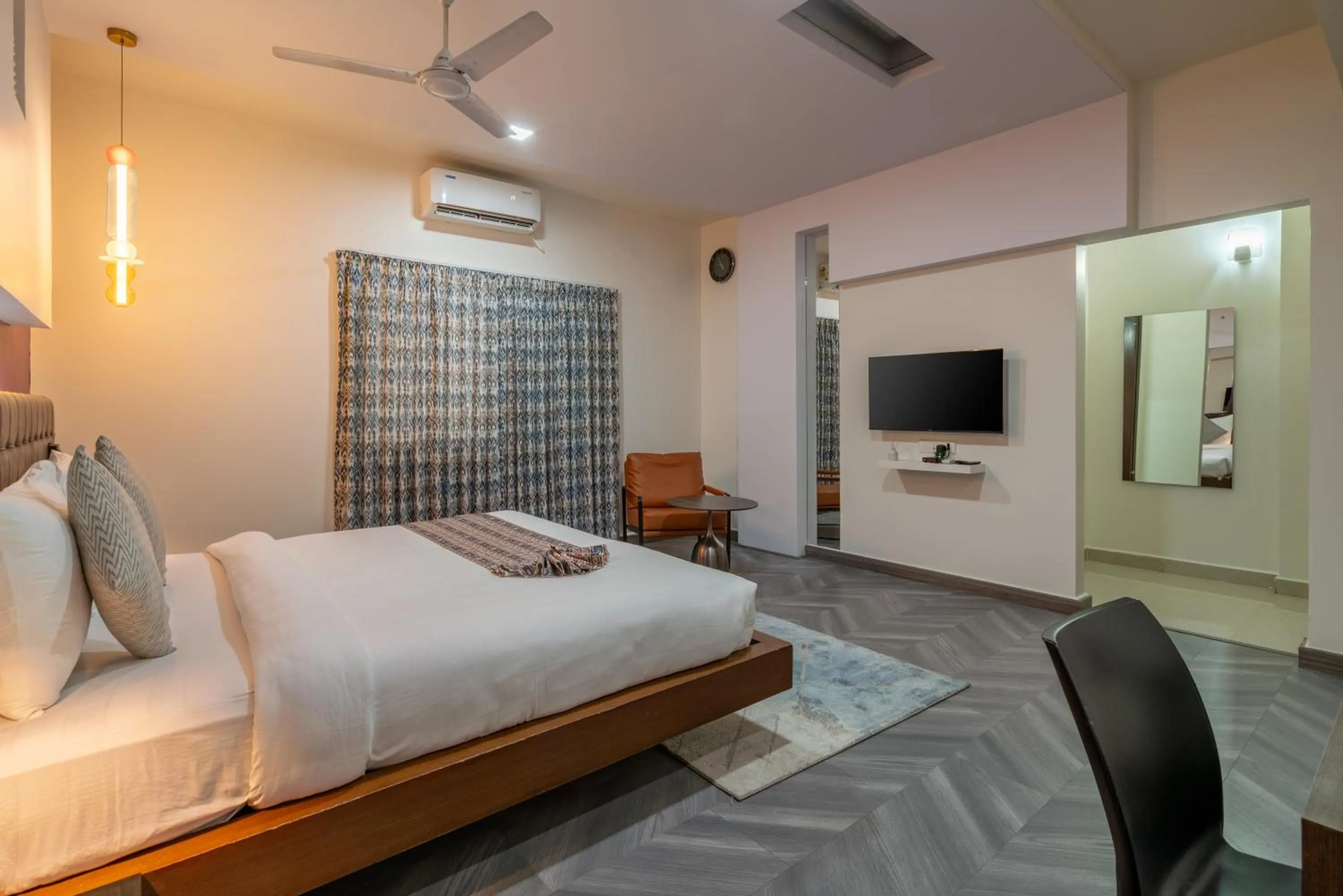 Bedroom, Bed in Hotel Serenity La Vista