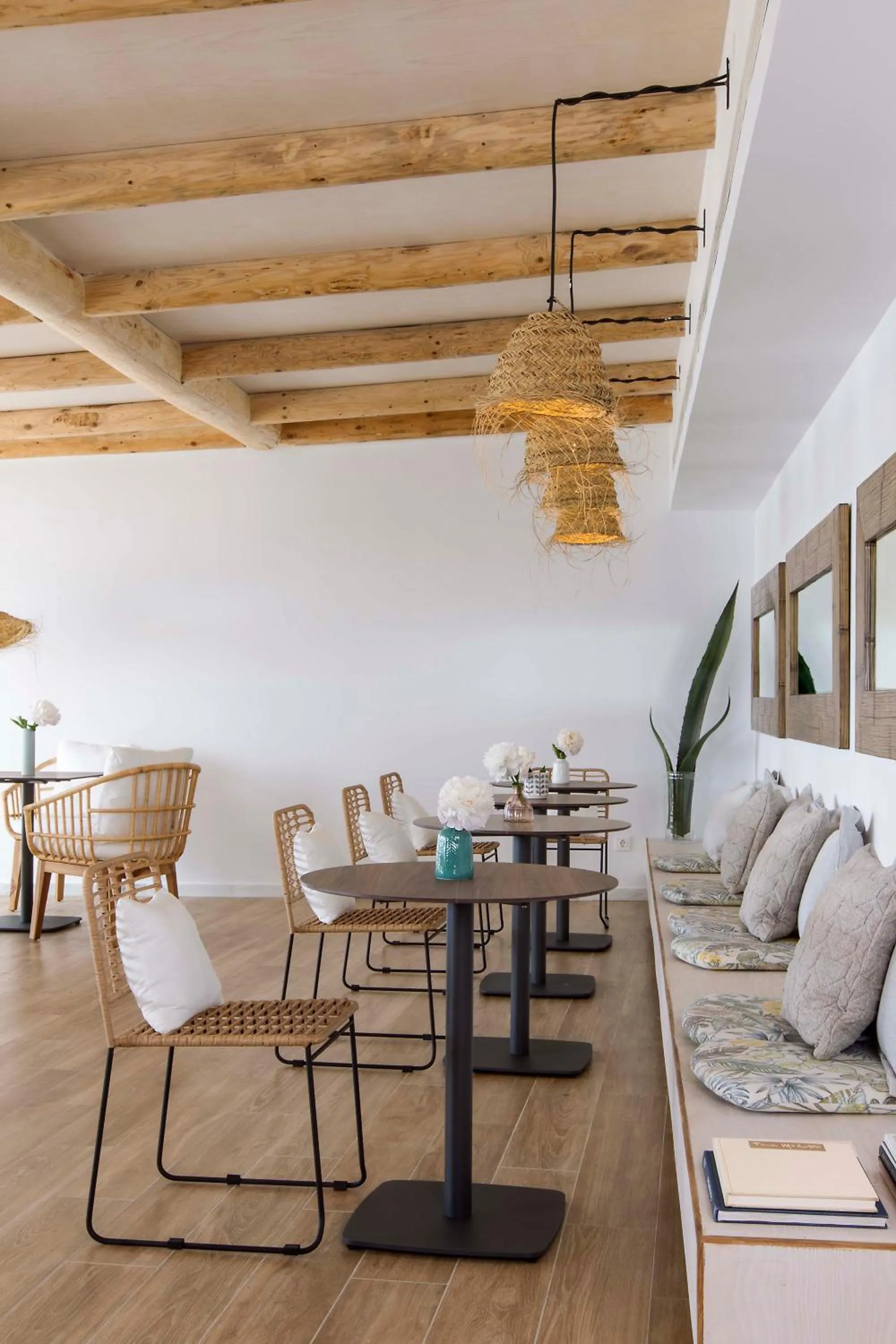 Living room in May Altafulla Beach Boutique Hotel