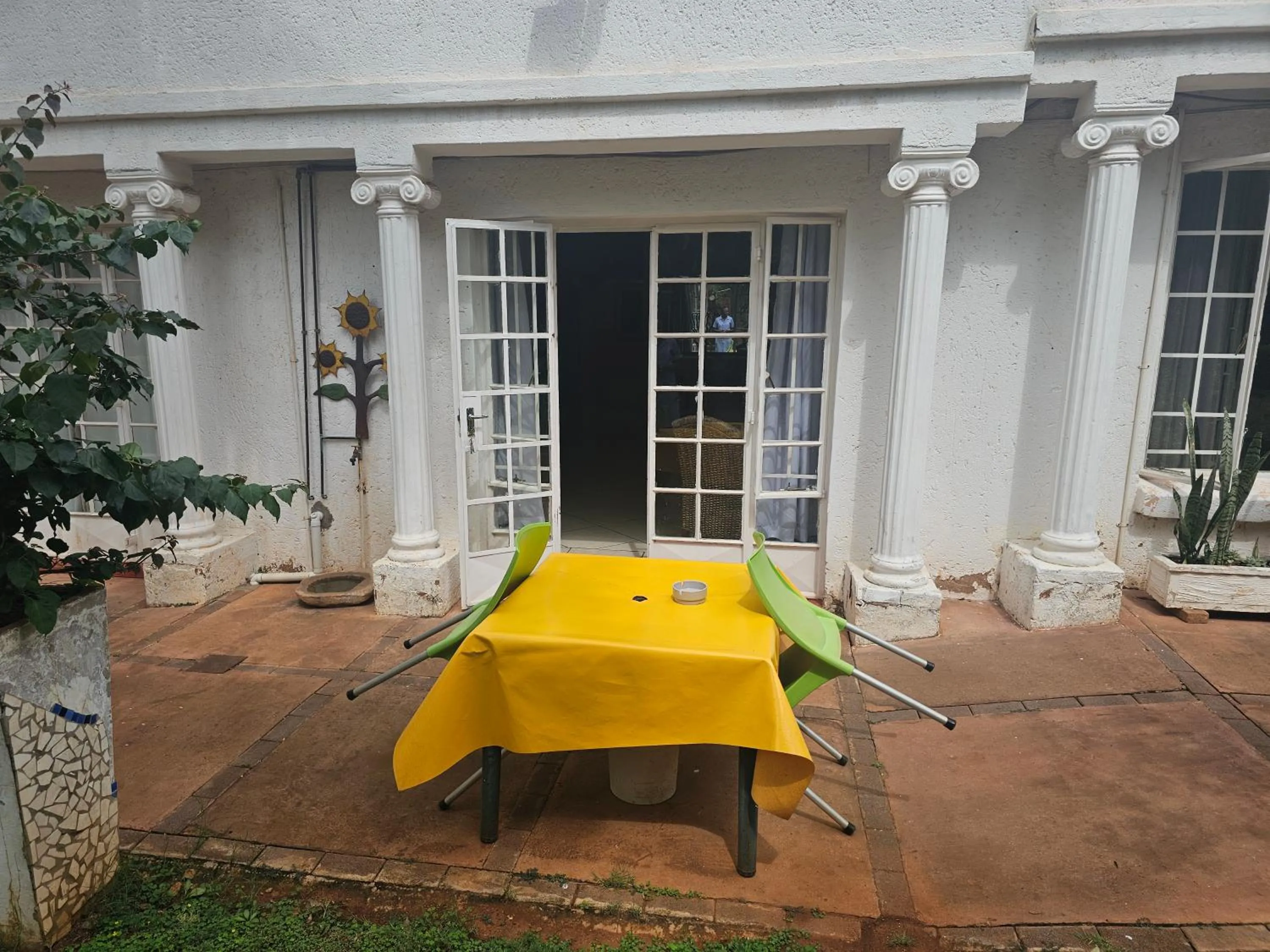 Heatherdale Guesthouse & Shuttle Services