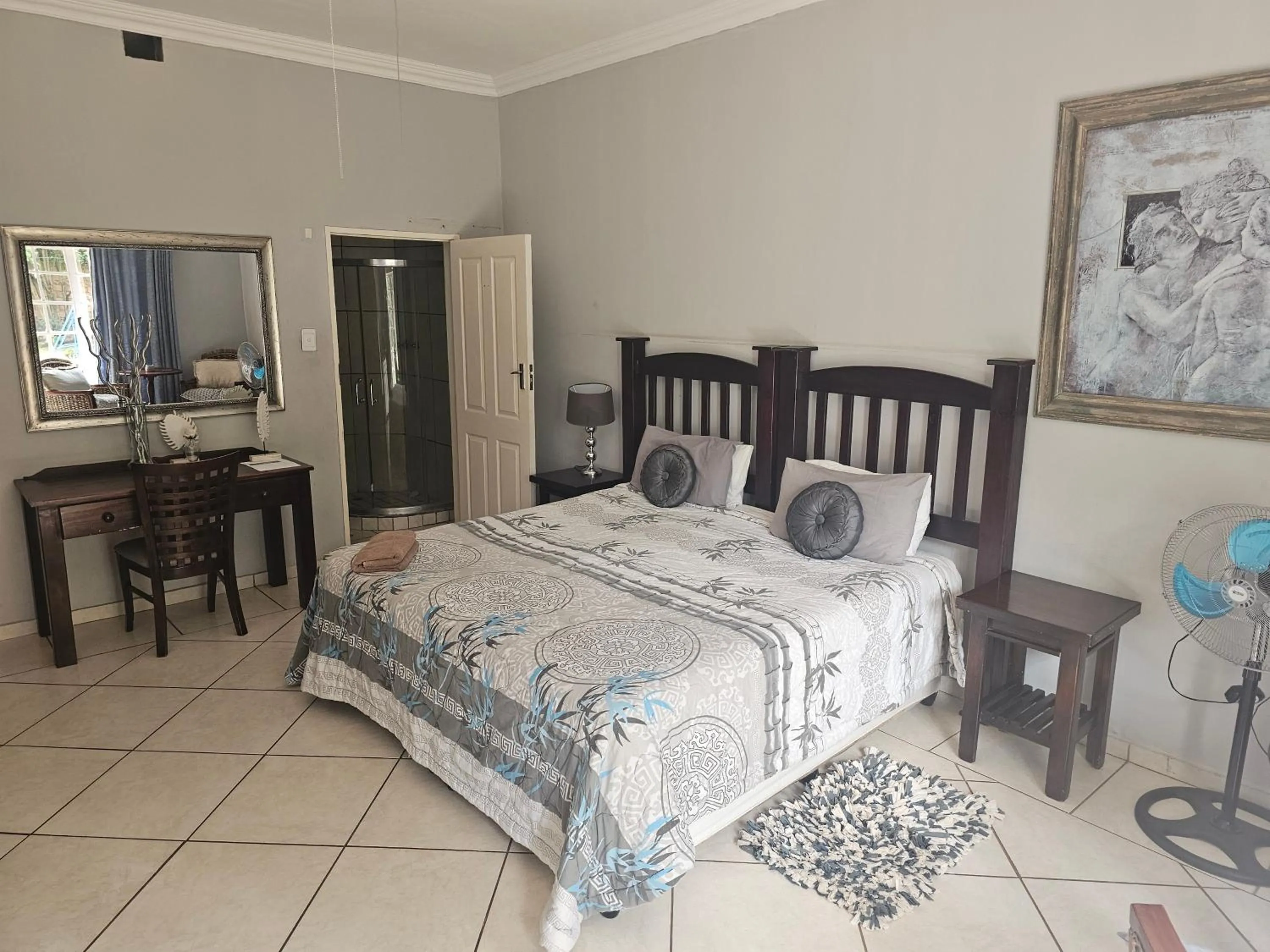 Bed in Heatherdale Guesthouse & Shuttle Services