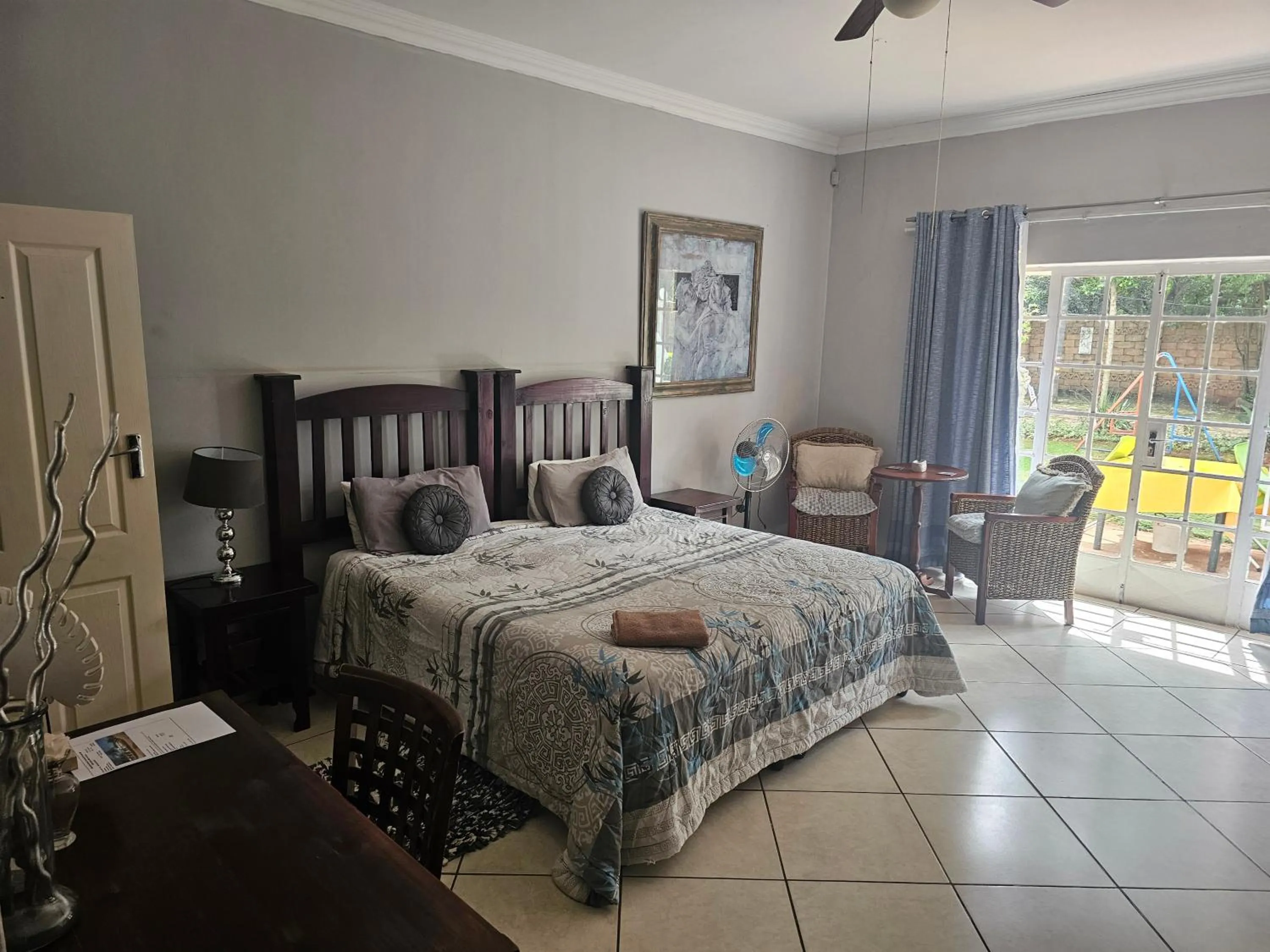 Bed in Heatherdale Guesthouse & Shuttle Services