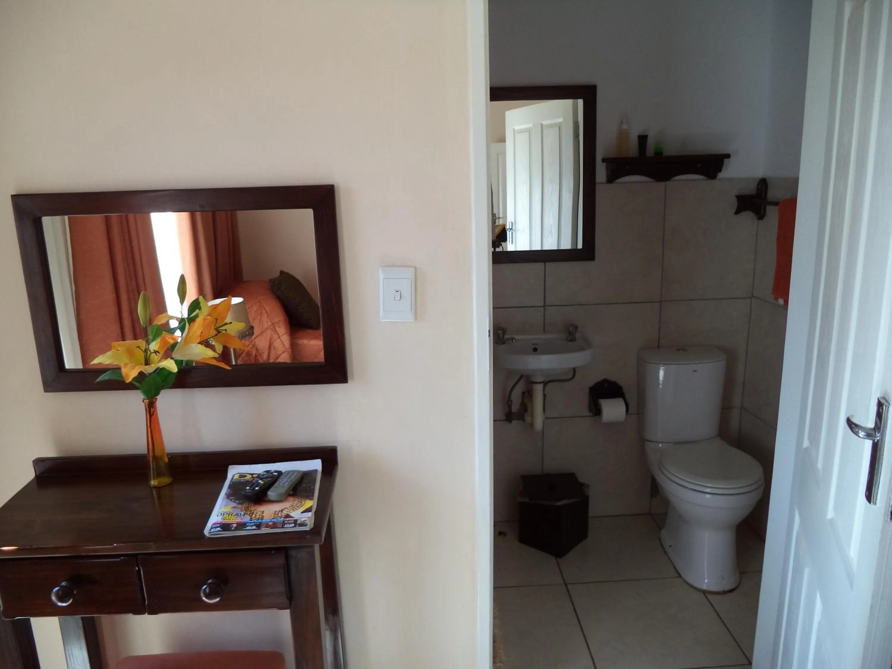 Bathroom in Heatherdale Guesthouse & Shuttle Services