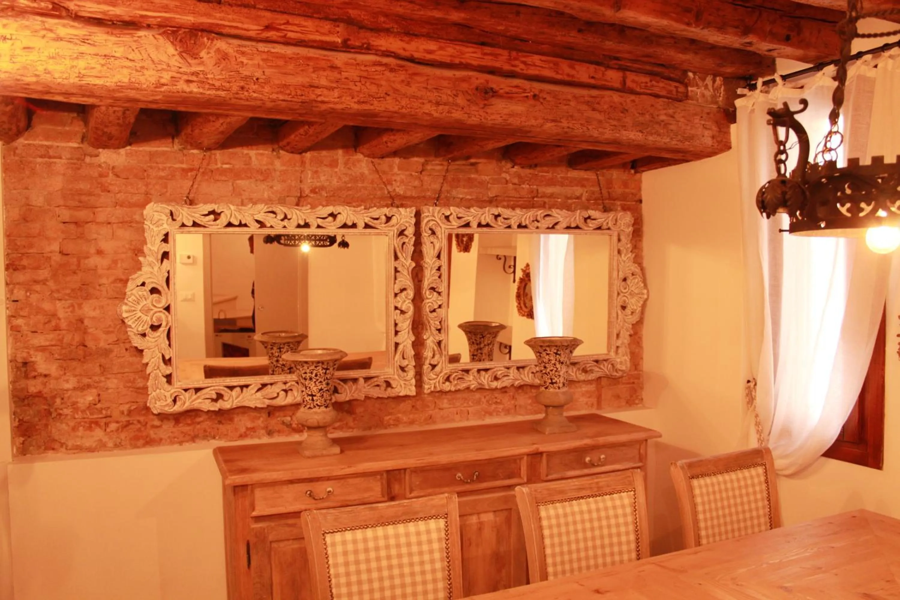 Restaurant/places to eat in Rigoletto Charm