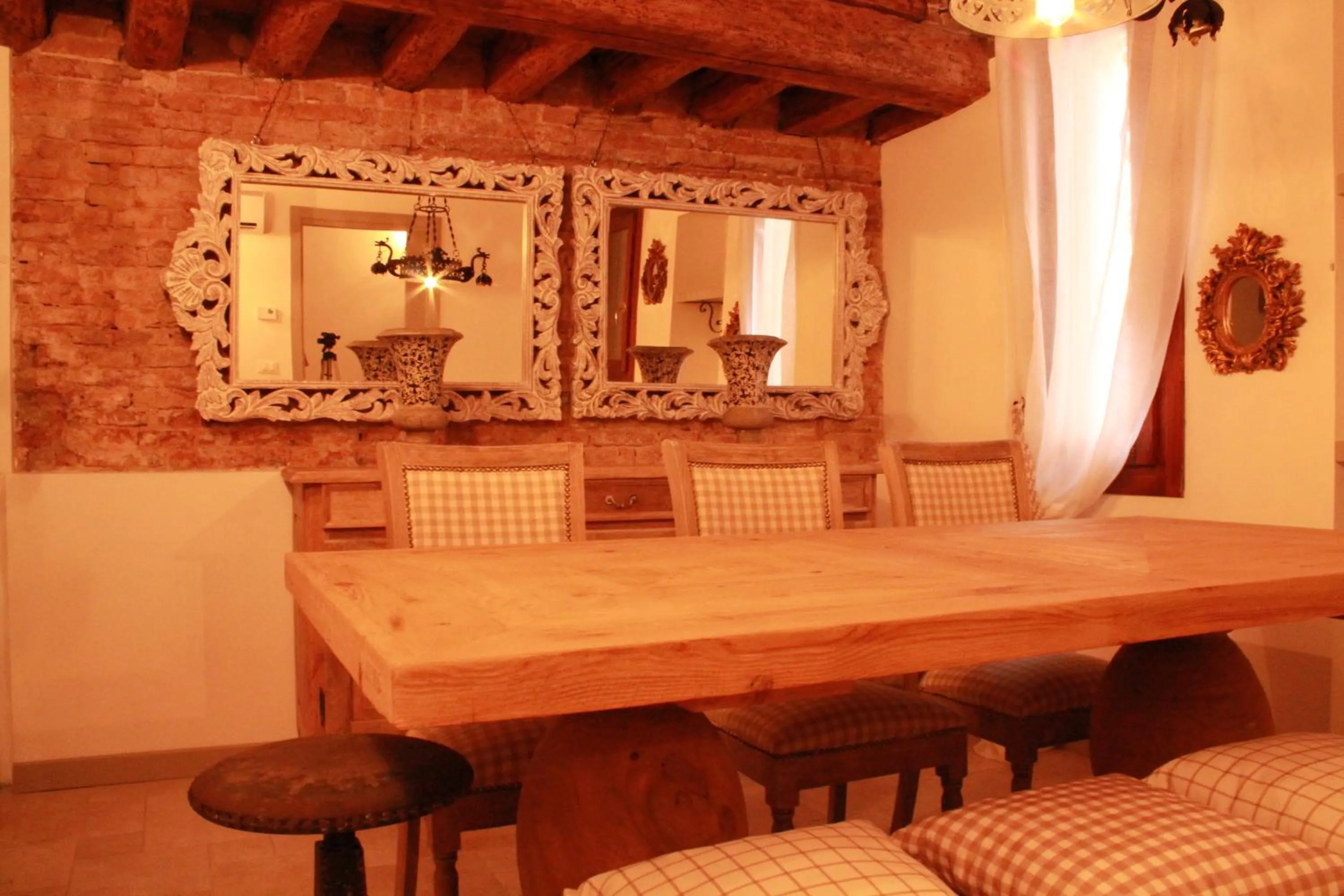 Restaurant/places to eat in Rigoletto Charm