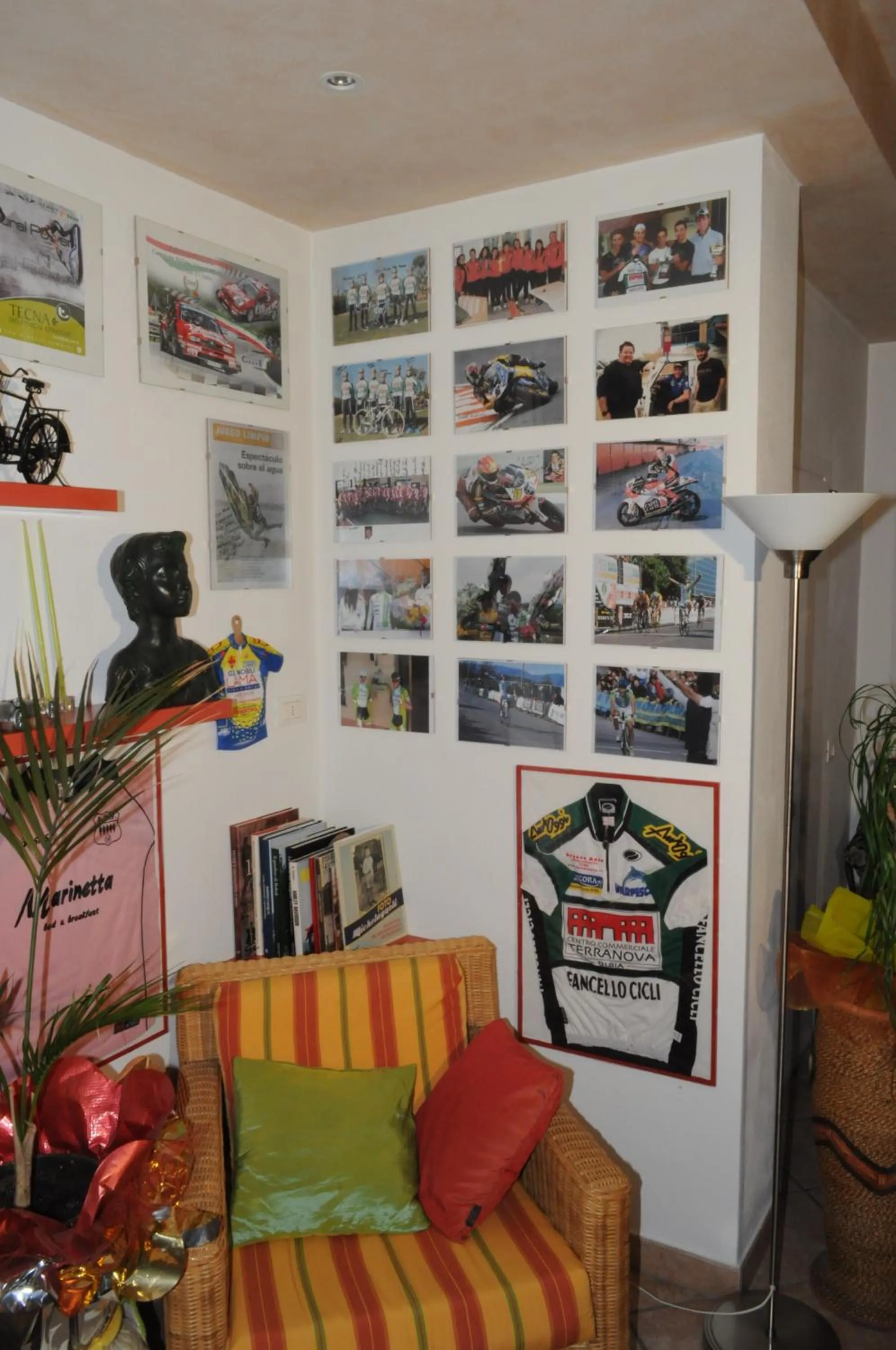 Library in Marinetta Bed & Breakfast