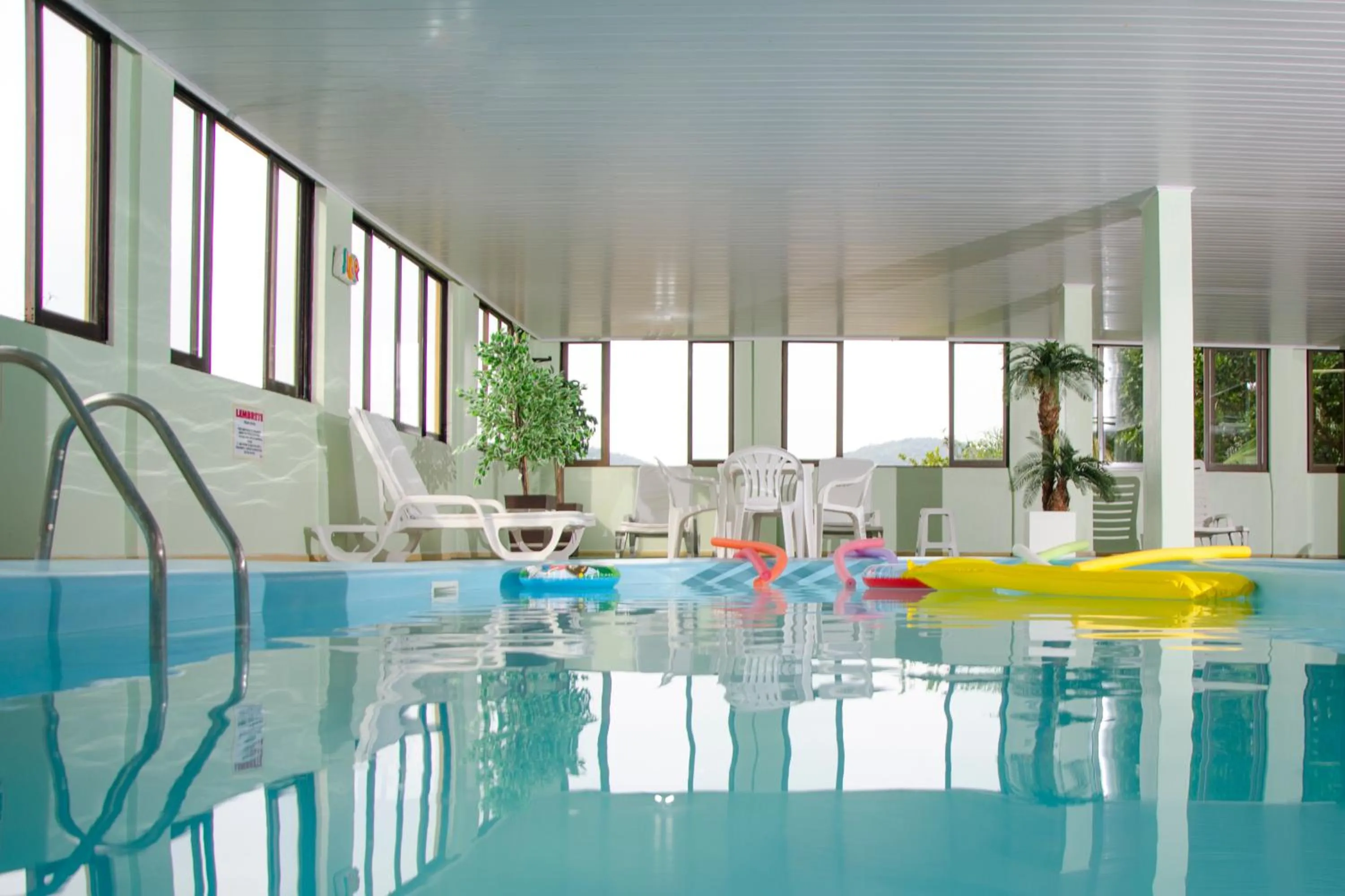 Swimming pool in Morro do Sol Hotel & Eventos