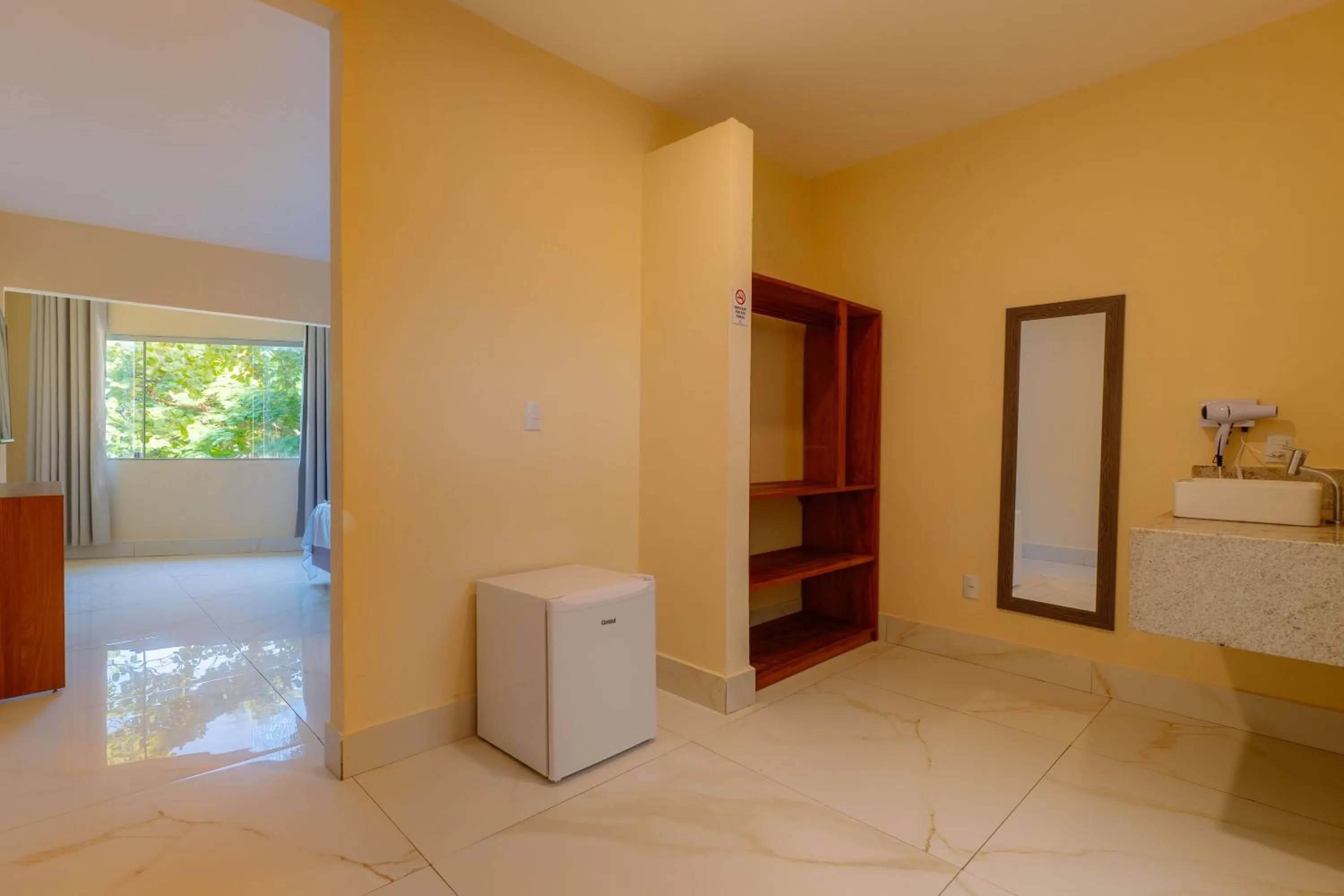 wardrobe in Miola Hotel