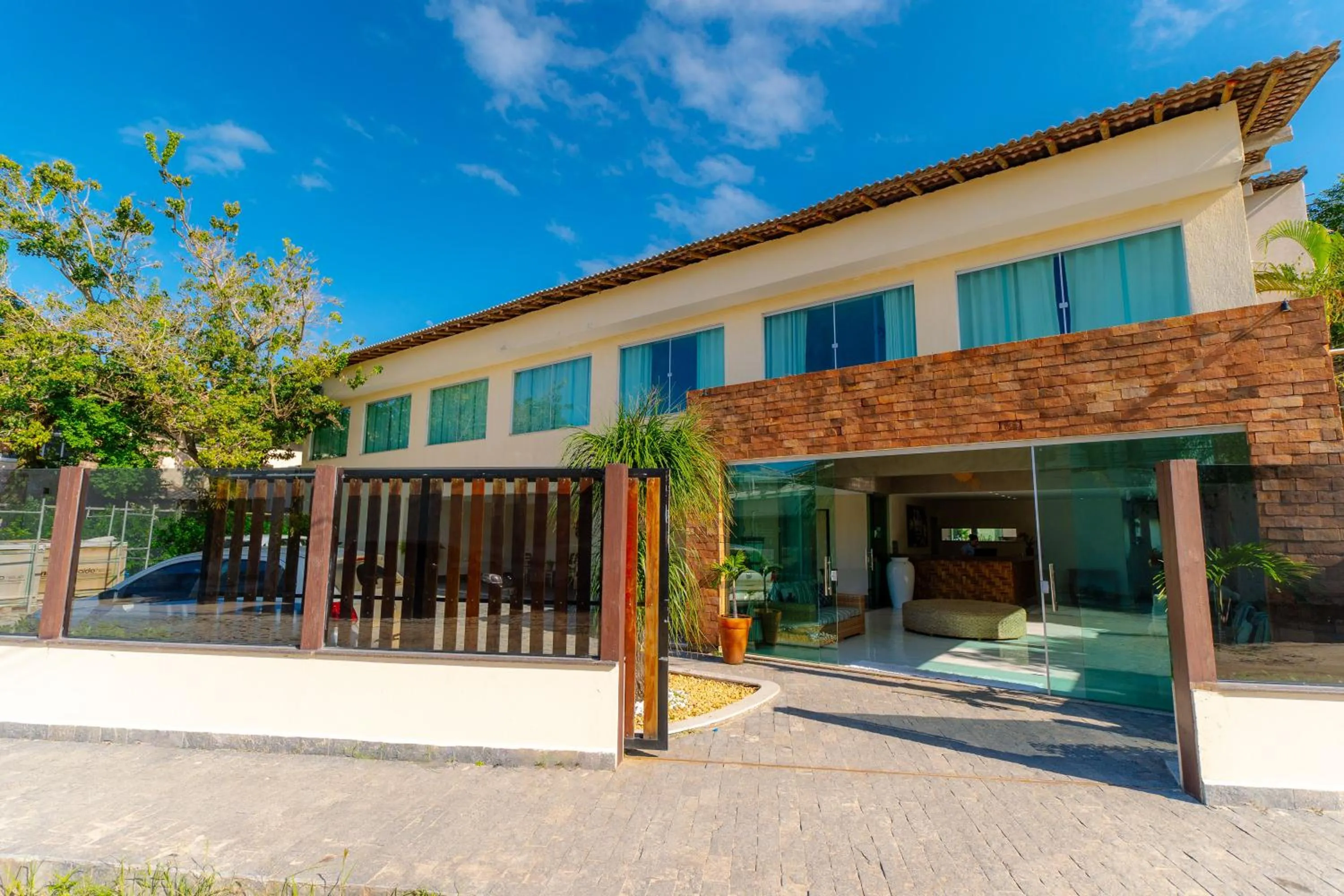 Facade/entrance in Miola Hotel