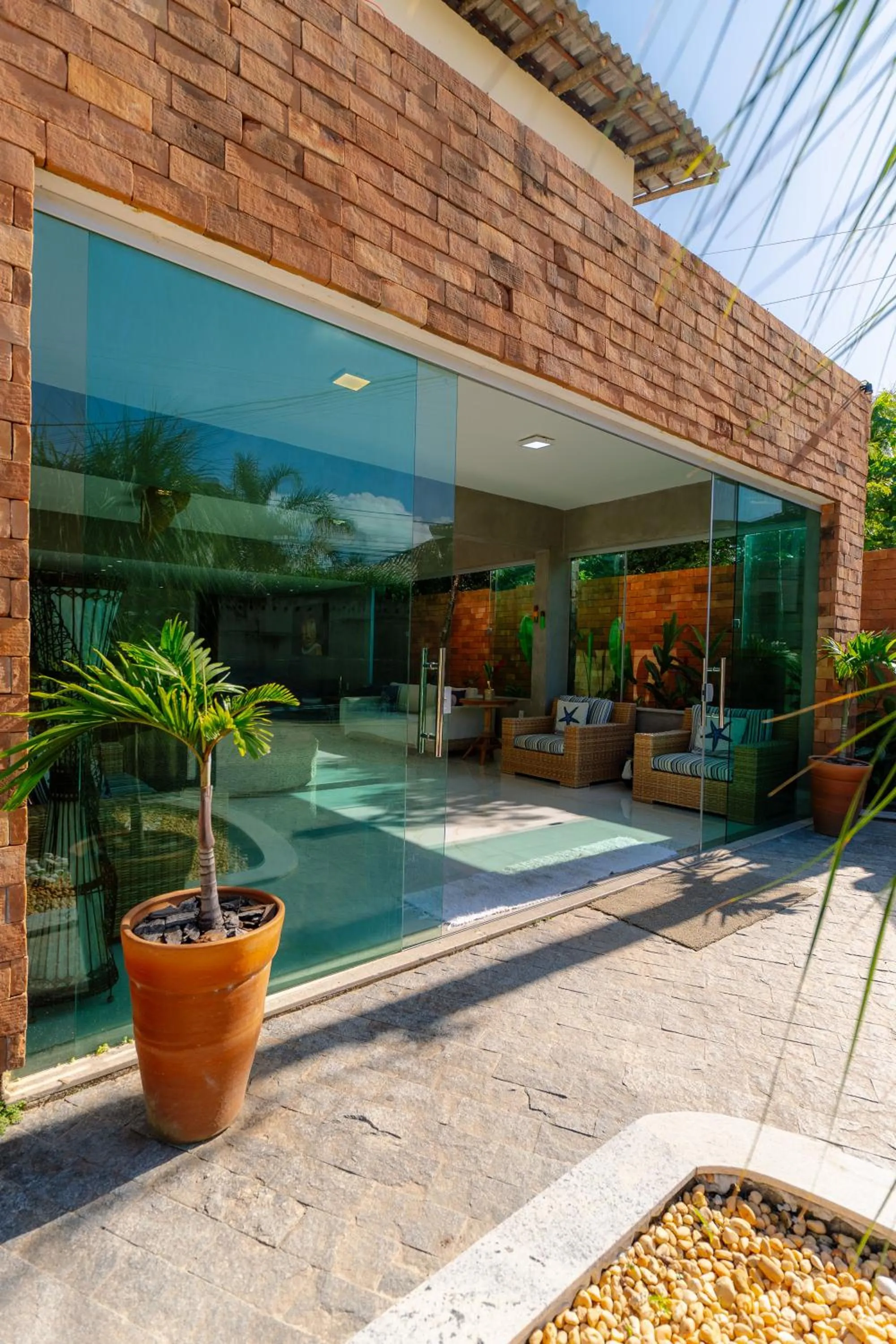 Facade/entrance in Miola Hotel