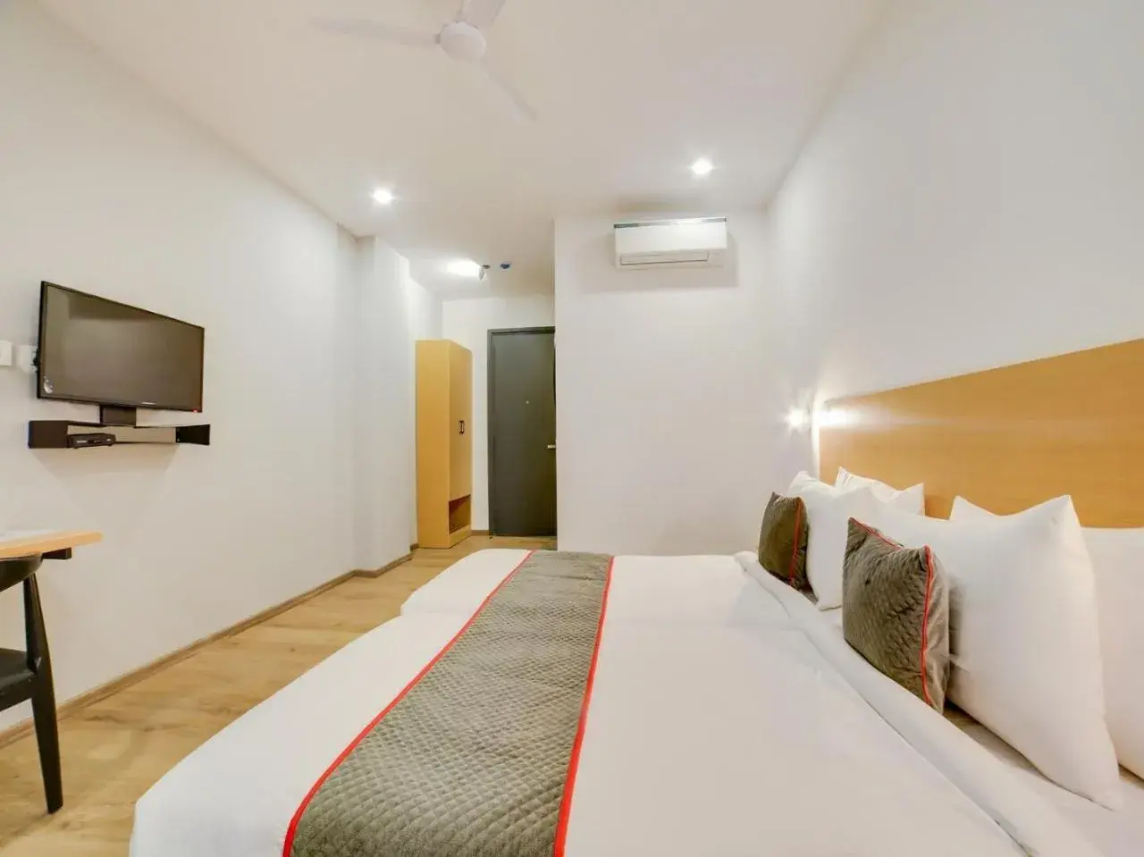 Superior Double Room in Flora Residency Superior Double Room in Flora Residency