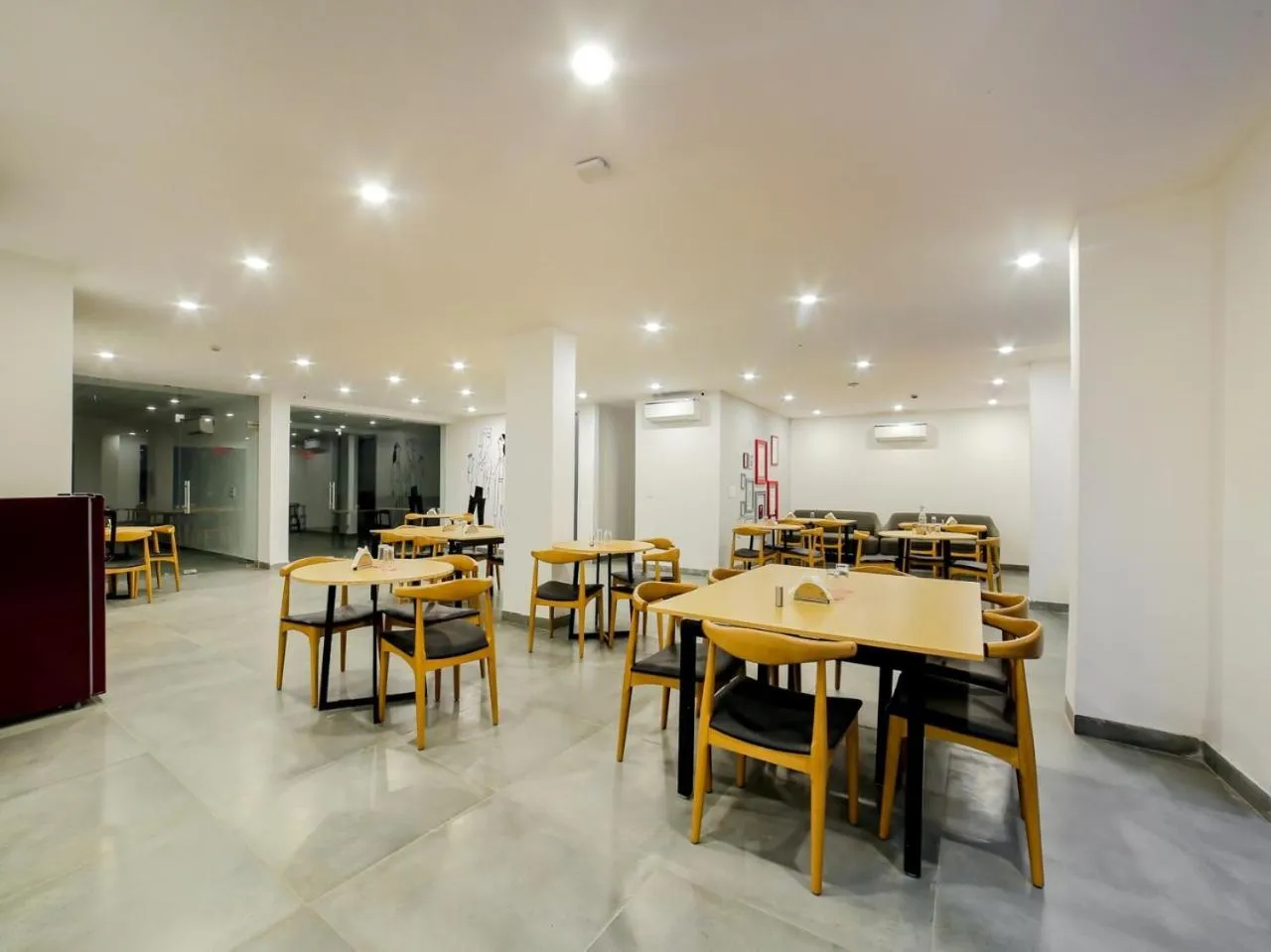 Restaurant/places to eat in Flora Residency