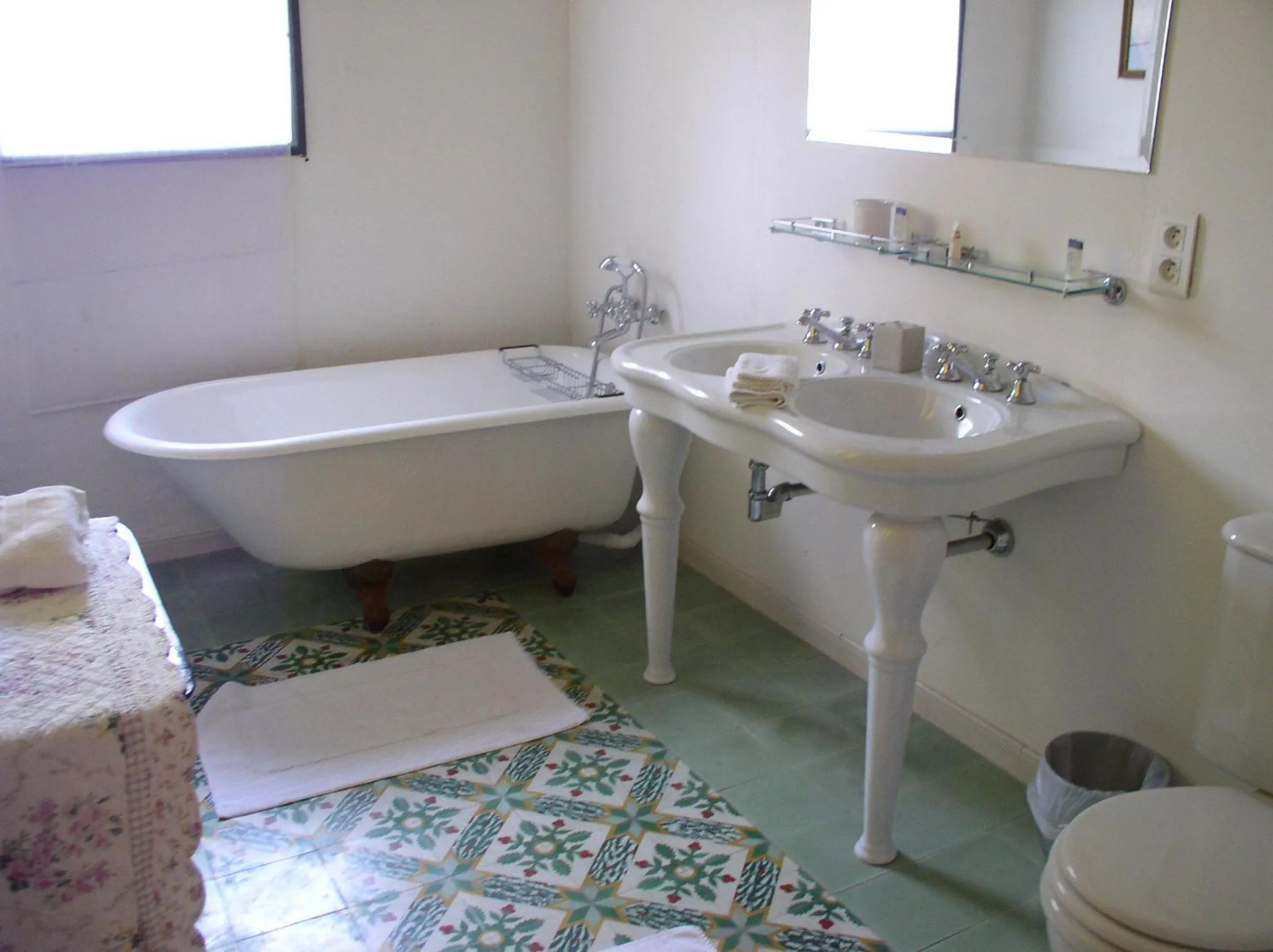 Bathroom in La Maison de Sophie
