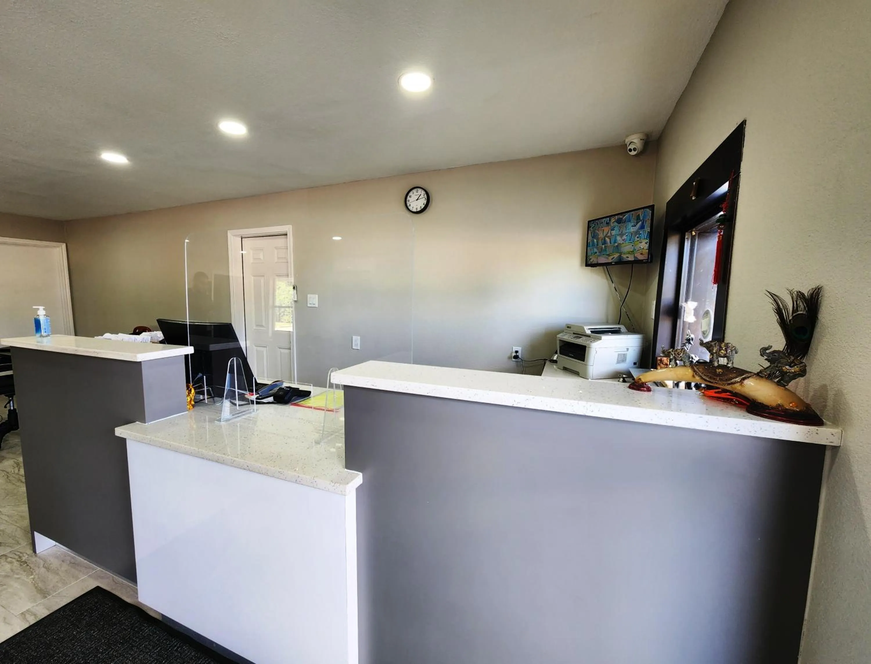 On-site shops in Scottish Inn & Suites