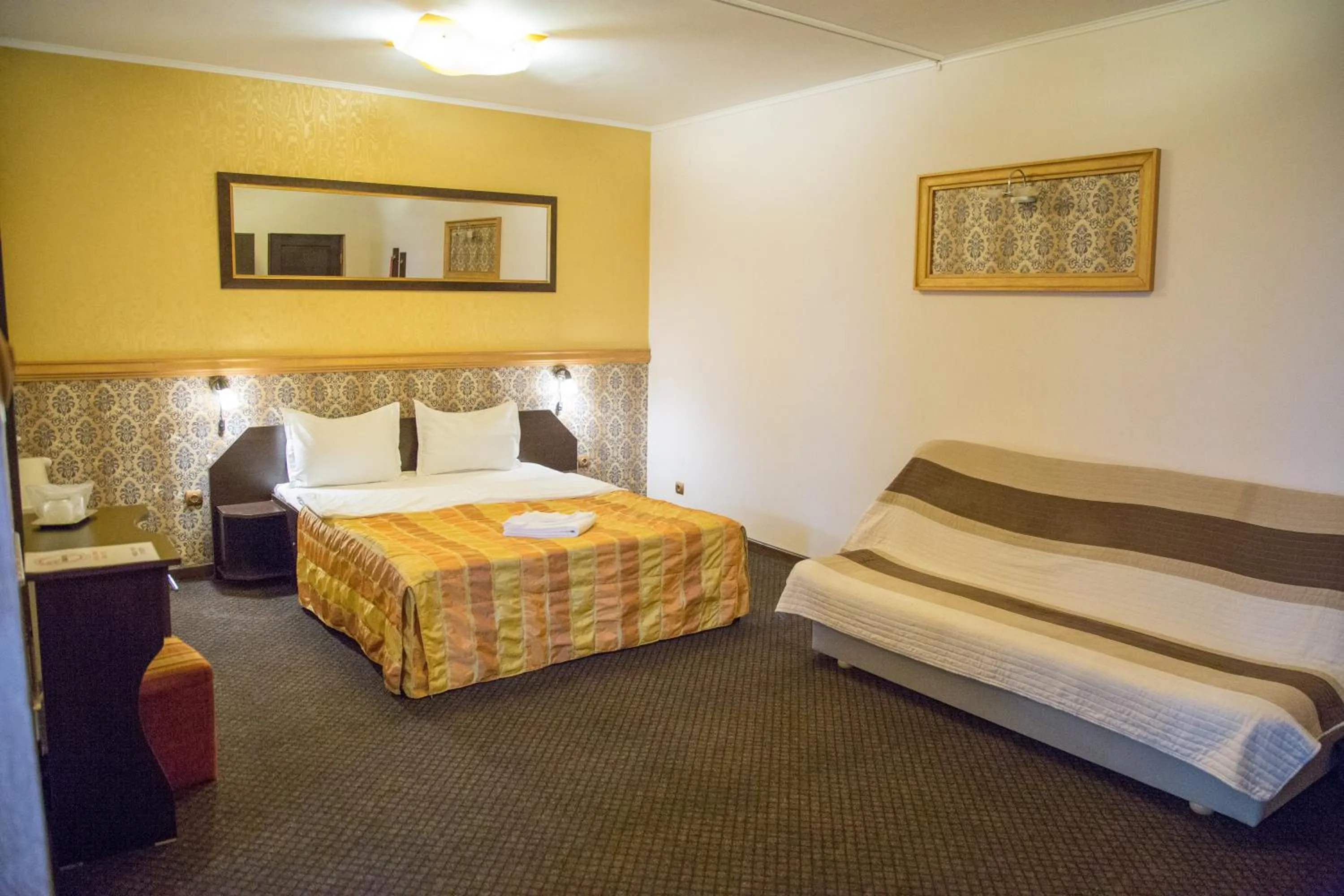 Photo of the whole room, Bed in Motel Davios