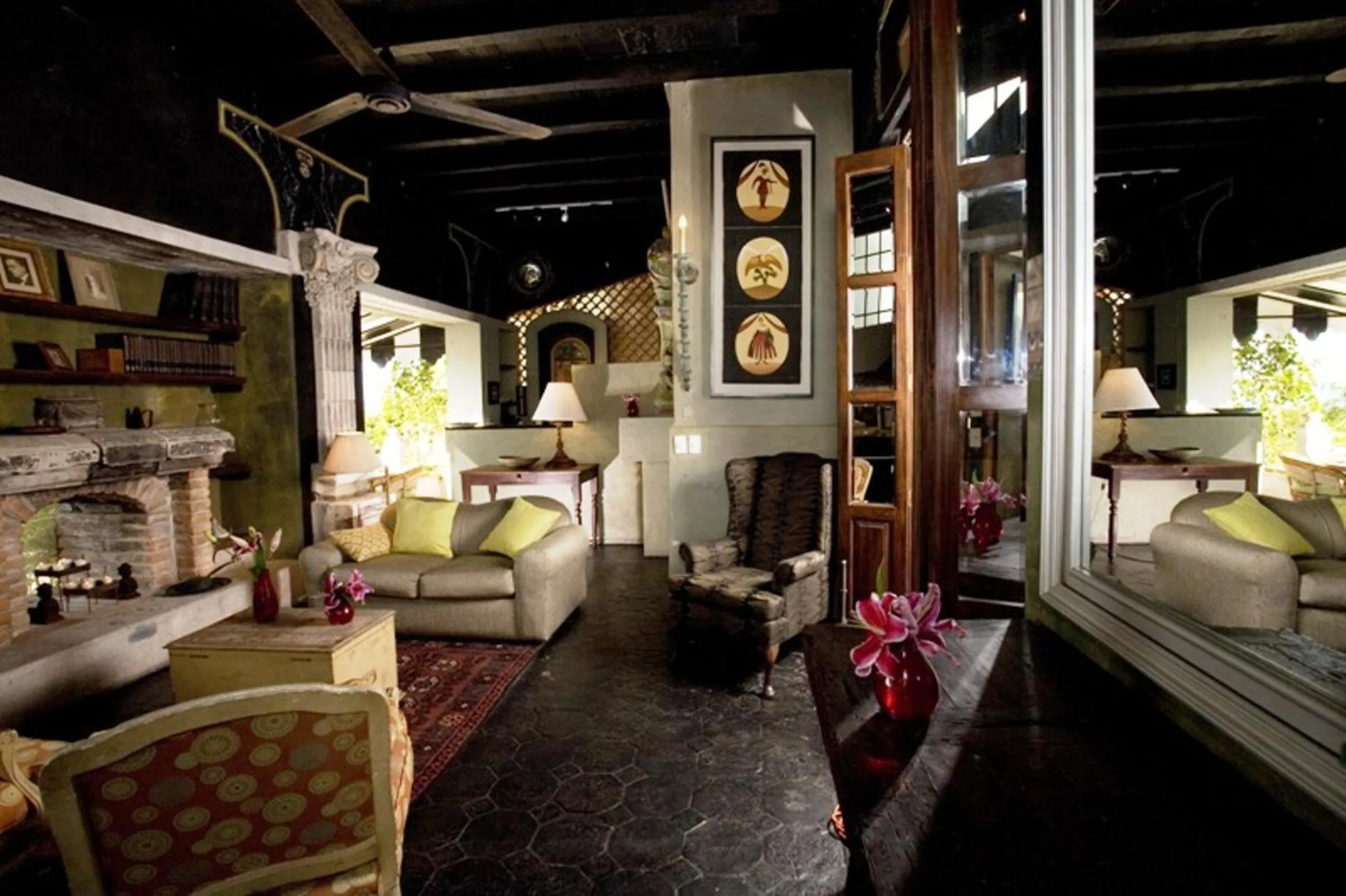 Seating area in Quinta Maria Cortez Beach Hotel