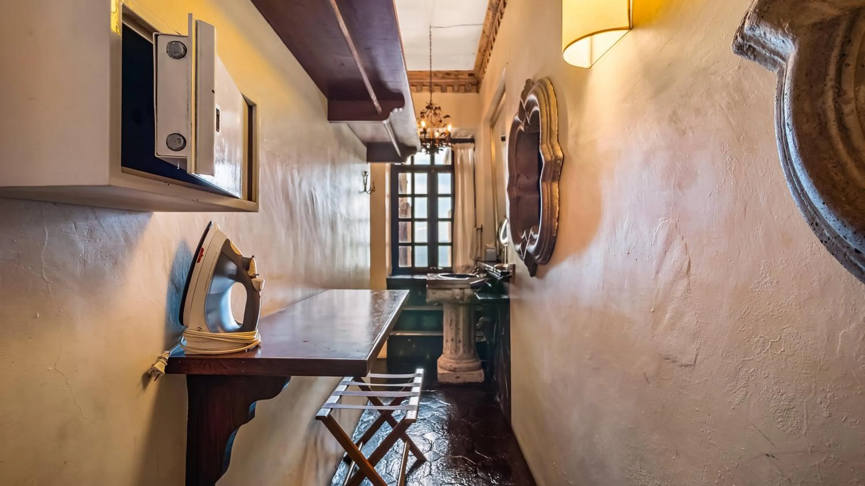 wardrobe in Quinta Maria Cortez Beach Hotel