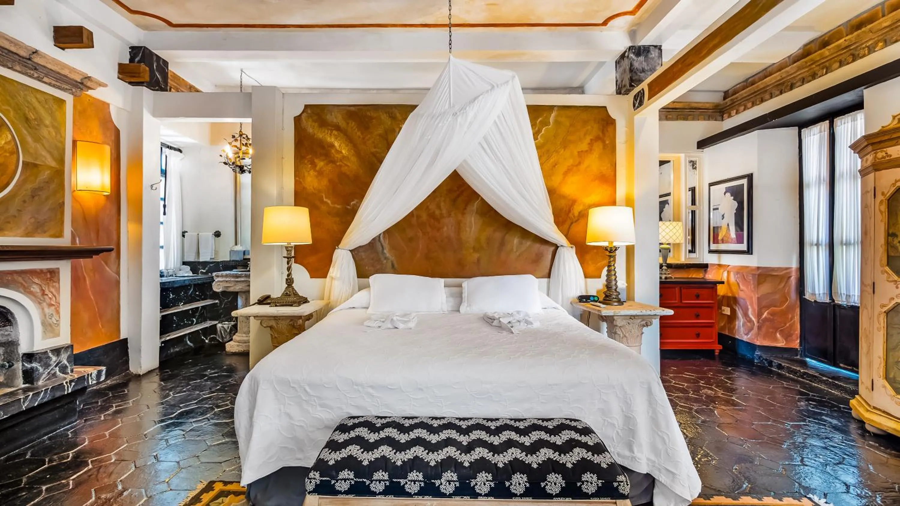 Bed in Quinta Maria Cortez Beach Hotel