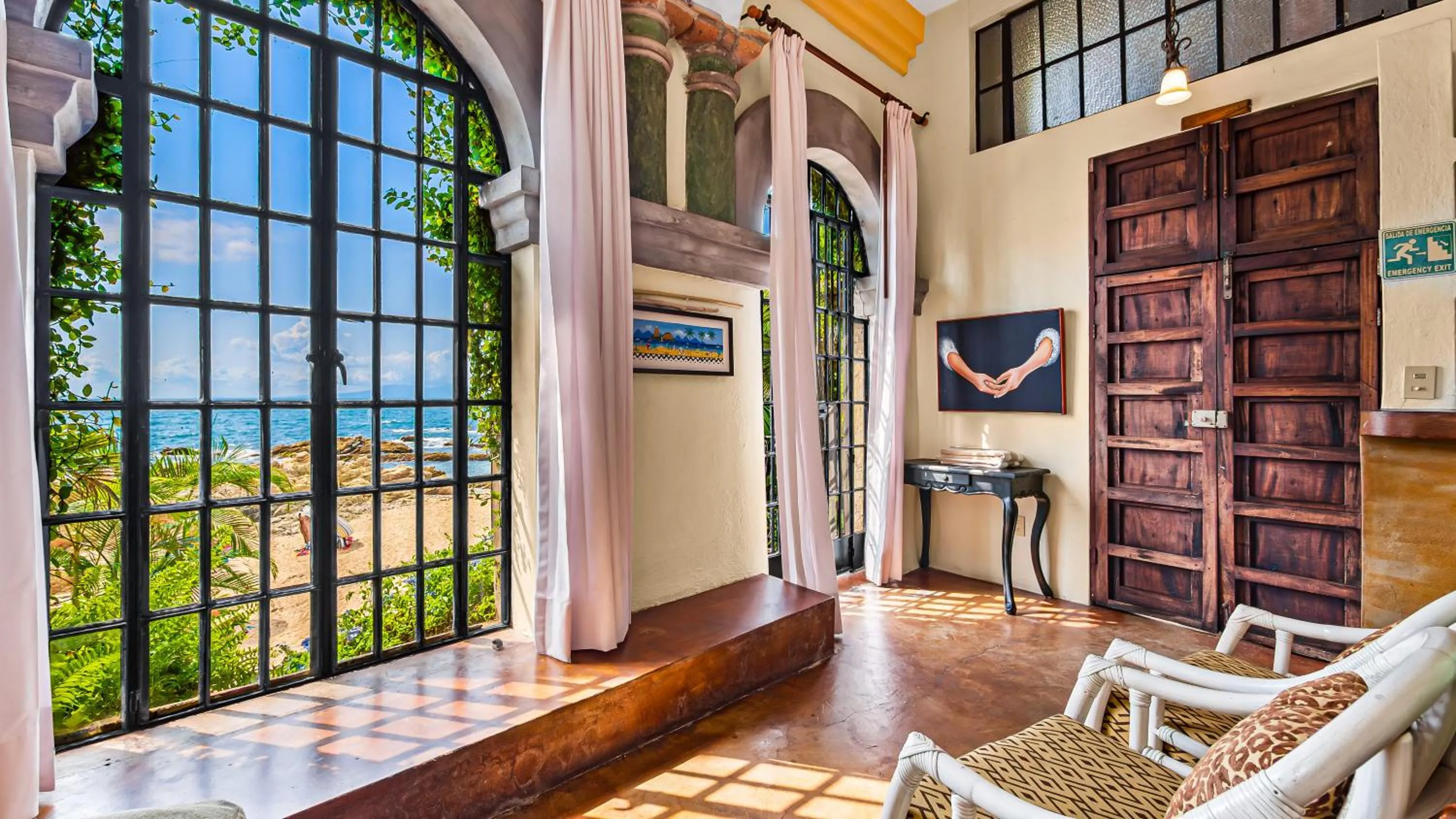 Seating area in Quinta Maria Cortez Beach Hotel