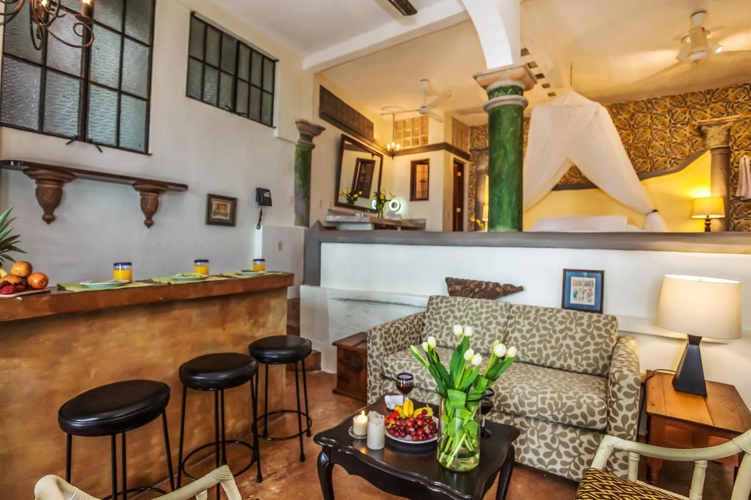 Photo of the whole room in Quinta Maria Cortez Beach Hotel