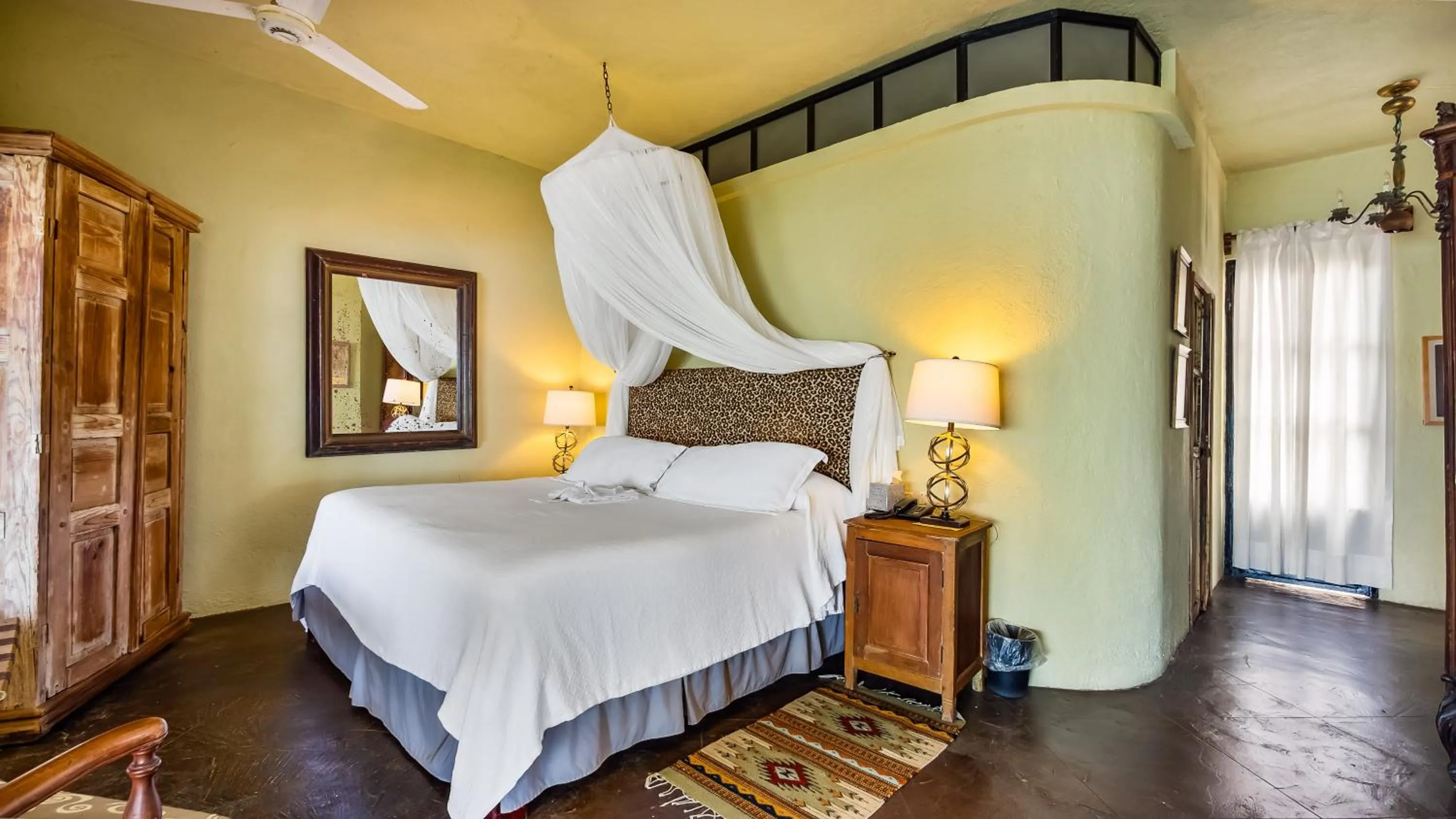 Bed in Quinta Maria Cortez Beach Hotel