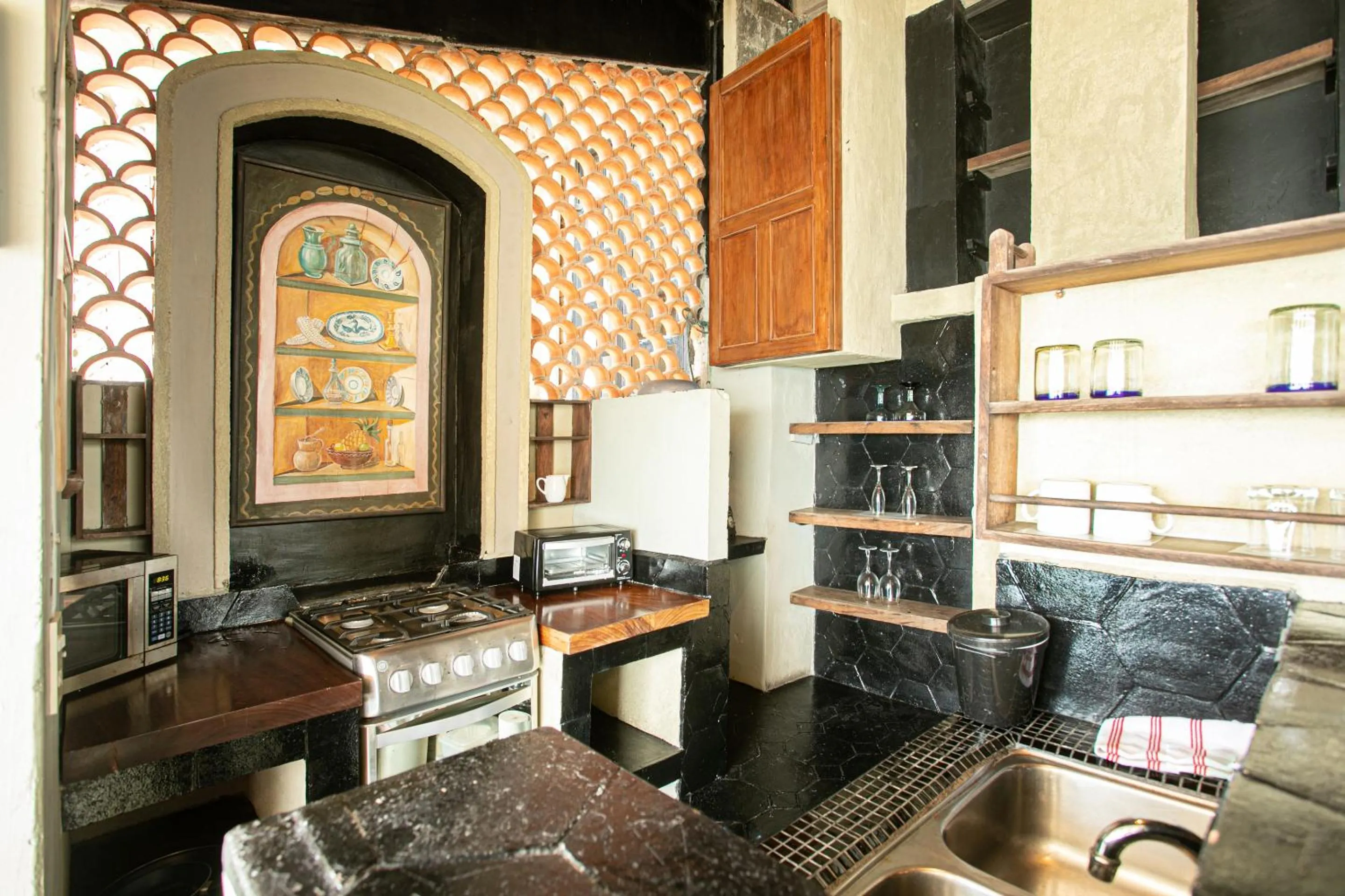 Kitchen or kitchenette in Quinta Maria Cortez Beach Hotel