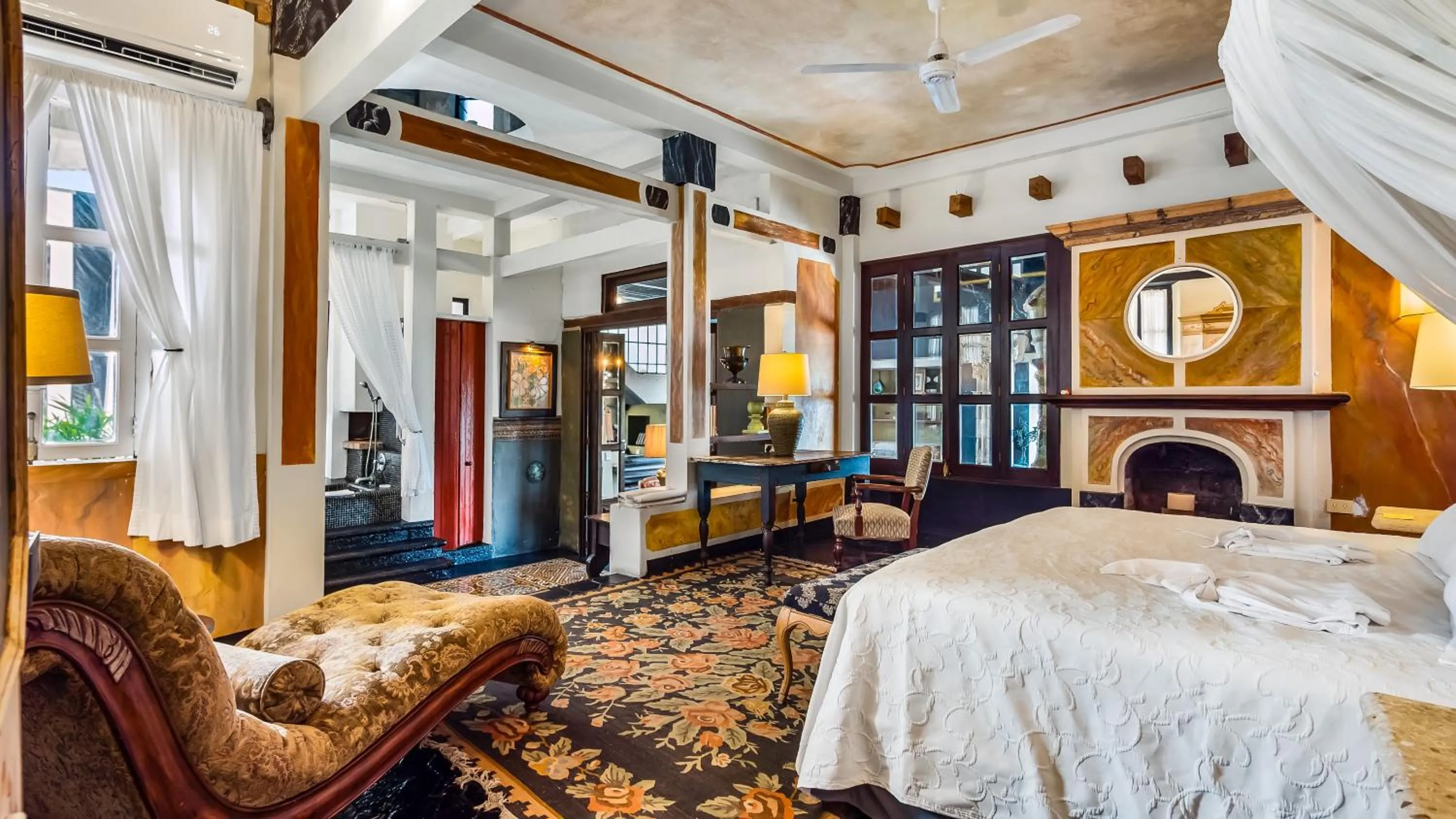 Bed in Quinta Maria Cortez Beach Hotel